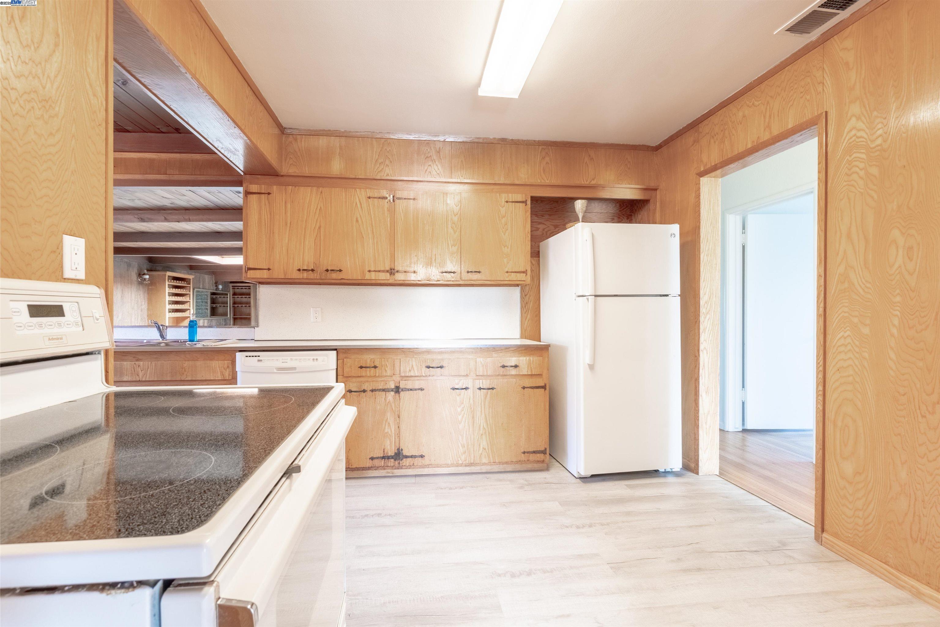 Detail Gallery Image 10 of 25 For 15204 Norton St, San Leandro,  CA 94579 - 3 Beds | 1/1 Baths
