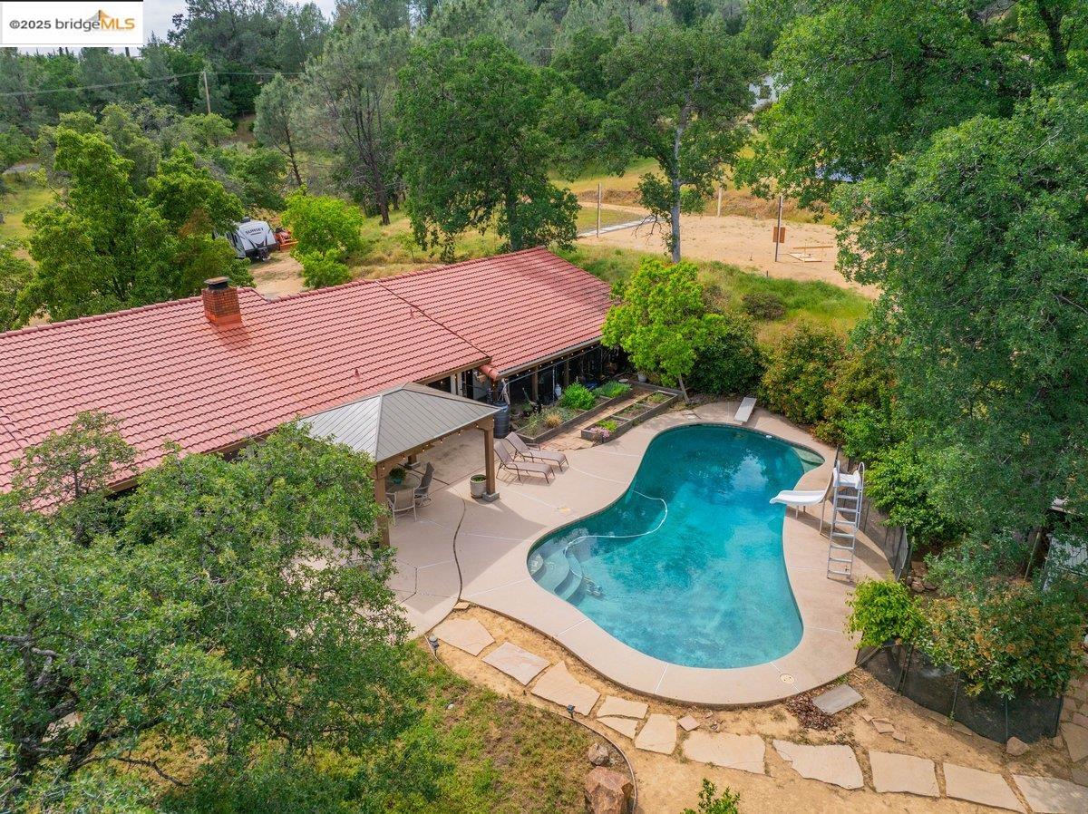 Detail Gallery Image 11 of 36 For 15086 Vista Knolls, Redding,  CA 96001 - 5 Beds | 2/1 Baths