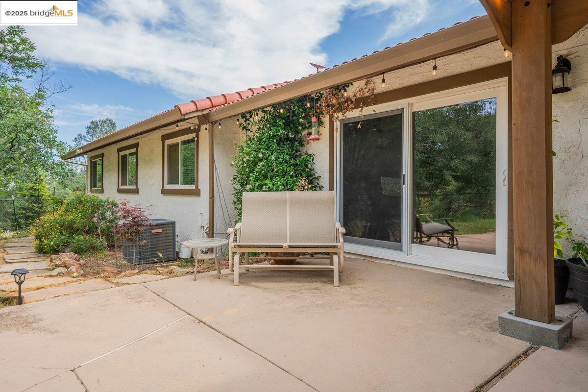 Detail Gallery Image 12 of 36 For 15086 Vista Knolls, Redding,  CA 96001 - 5 Beds | 2/1 Baths