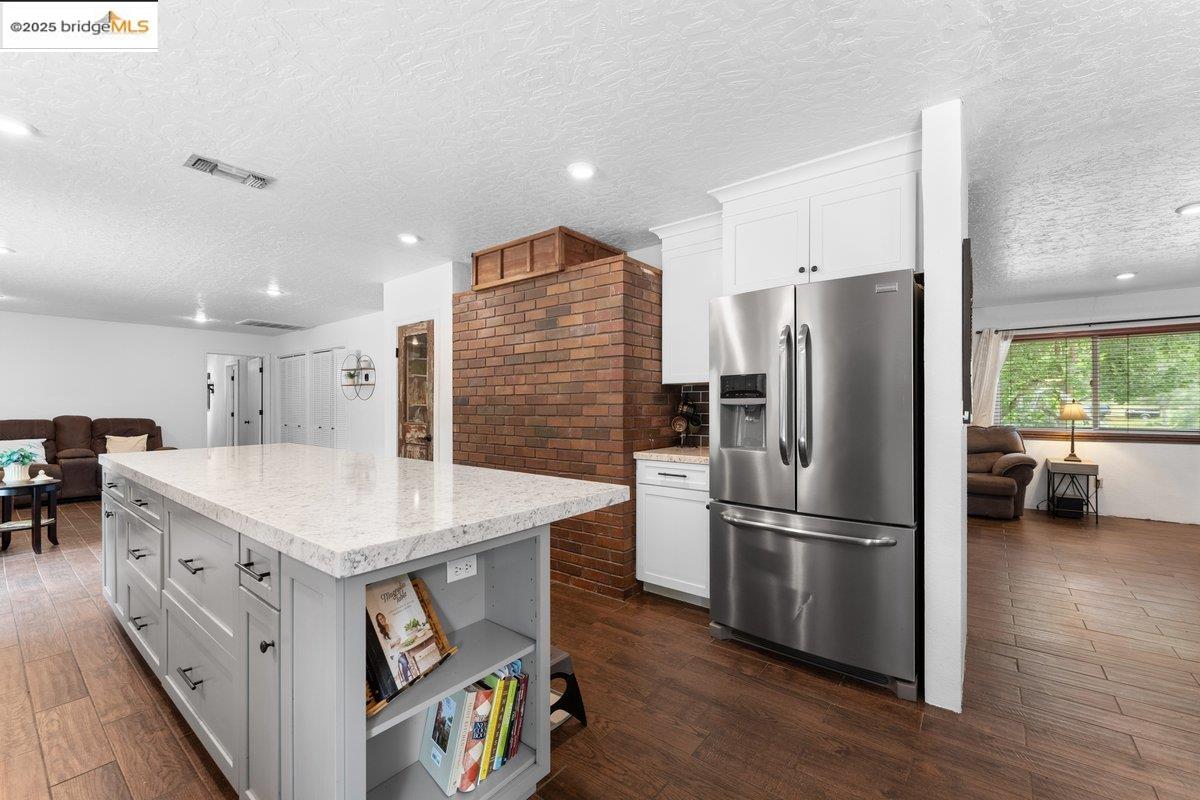 Detail Gallery Image 18 of 36 For 15086 Vista Knolls, Redding,  CA 96001 - 5 Beds | 2/1 Baths