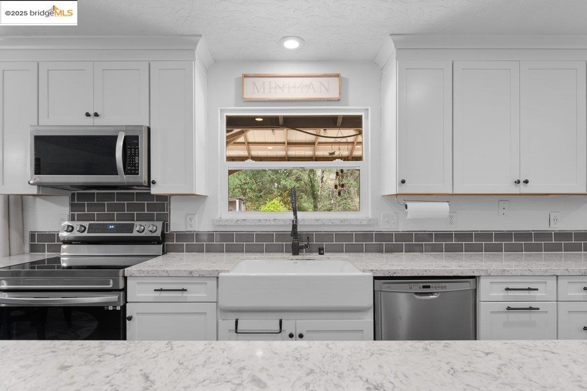 Detail Gallery Image 19 of 36 For 15086 Vista Knolls, Redding,  CA 96001 - 5 Beds | 2/1 Baths