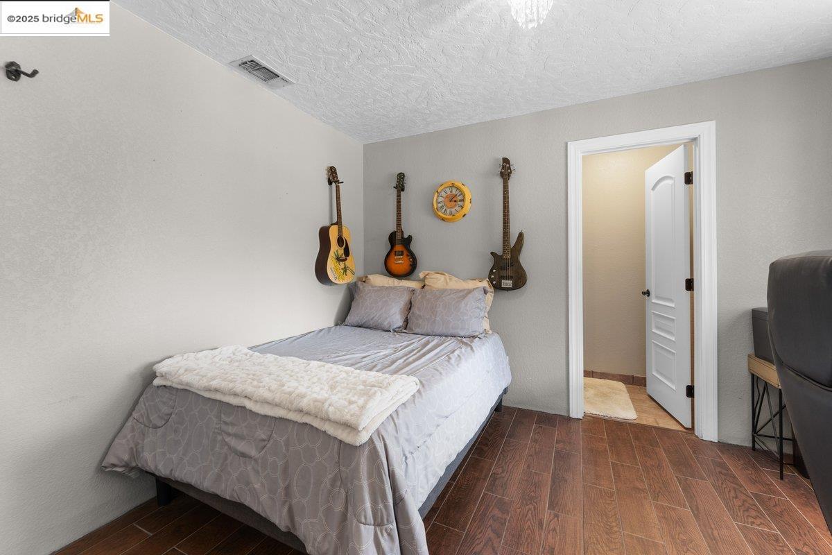Detail Gallery Image 25 of 36 For 15086 Vista Knolls, Redding,  CA 96001 - 5 Beds | 2/1 Baths