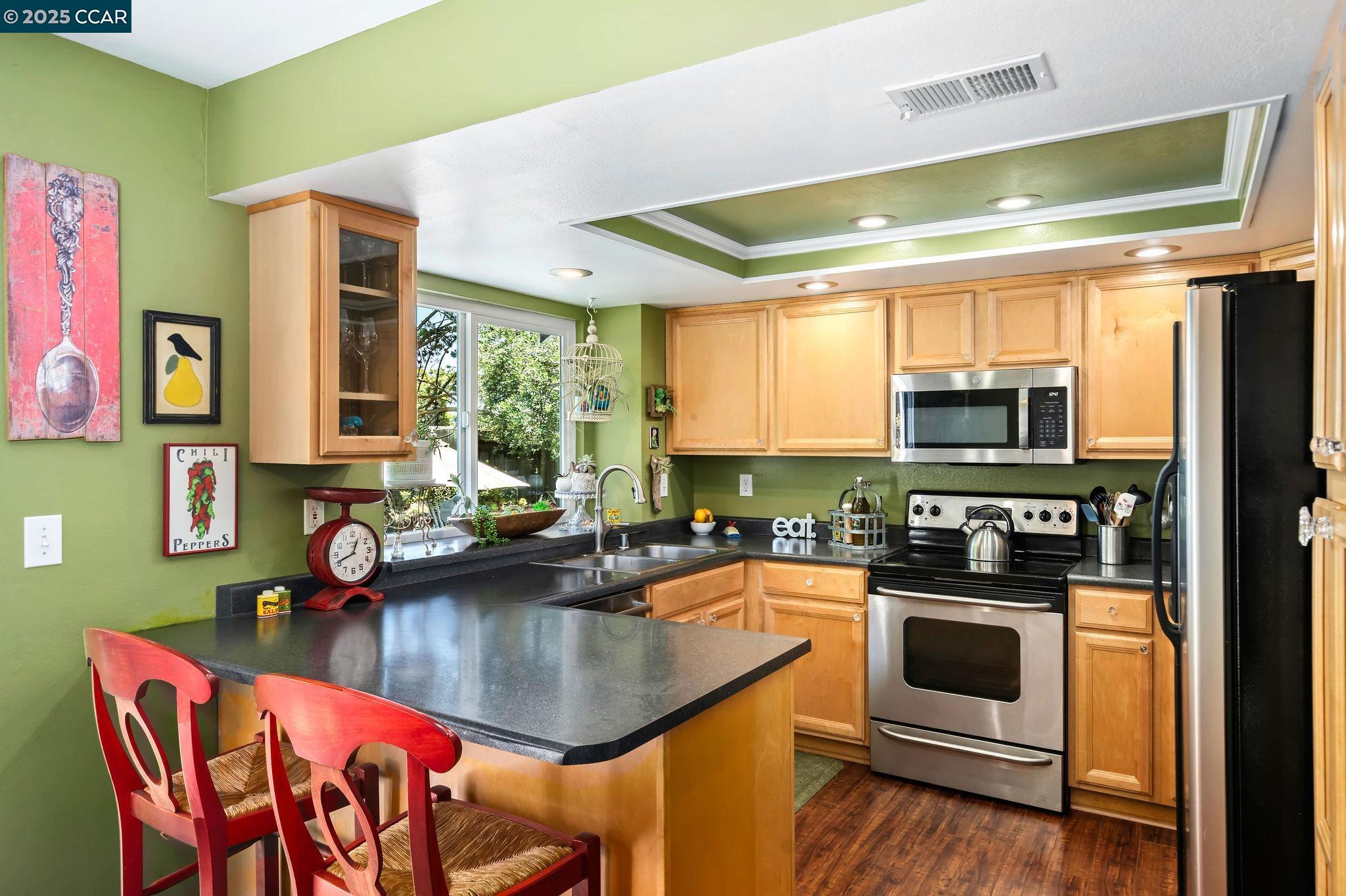 Detail Gallery Image 12 of 55 For 108 Sunnyglen Dr, Vallejo,  CA 94591 - 4 Beds | 2/1 Baths