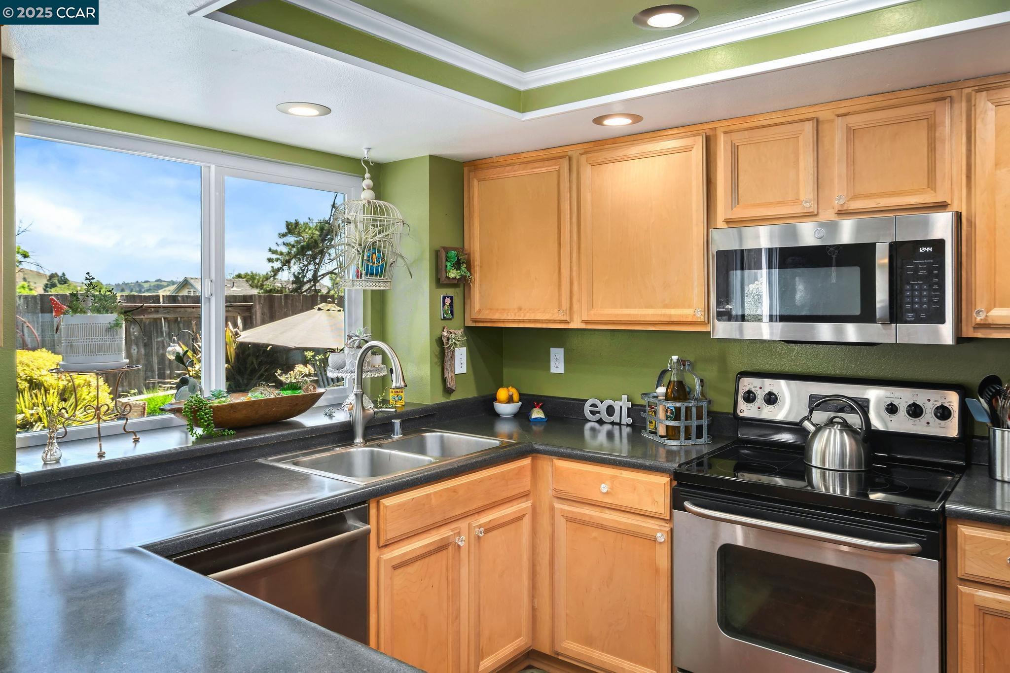 Detail Gallery Image 14 of 55 For 108 Sunnyglen Dr, Vallejo,  CA 94591 - 4 Beds | 2/1 Baths