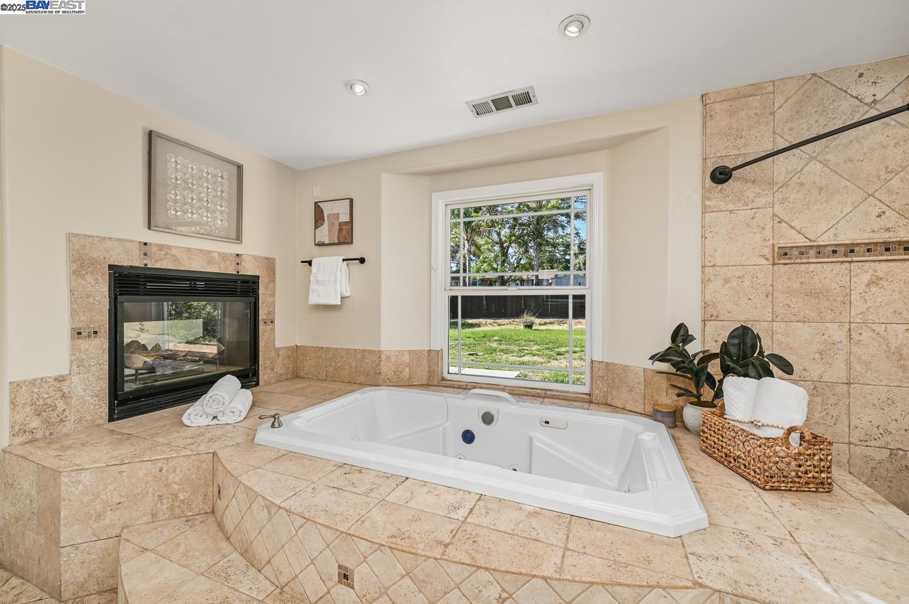 Detail Gallery Image 39 of 60 For 3370 Gardella Plz, Livermore,  CA 94551 - 5 Beds | 3 Baths