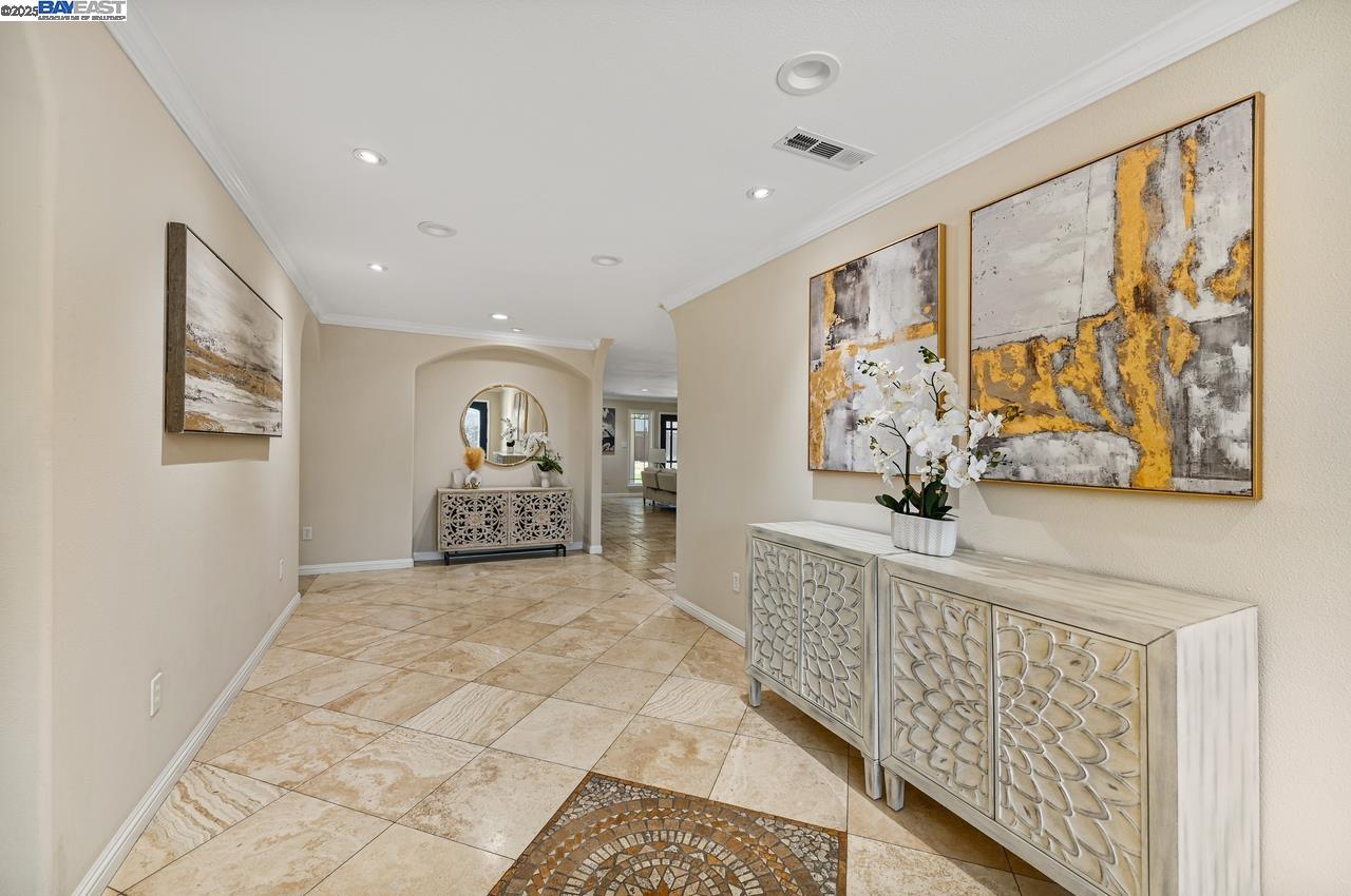 Detail Gallery Image 10 of 60 For 3370 Gardella Plz, Livermore,  CA 94551 - 5 Beds | 3 Baths