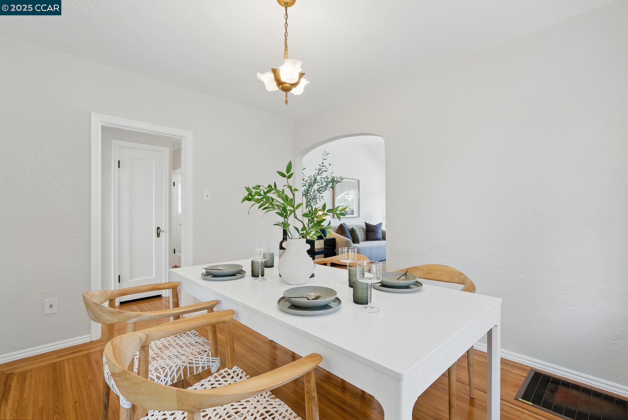 Detail Gallery Image 11 of 53 For 714 Talbot Ave, Albany,  CA 94706 - 2 Beds | 1 Baths