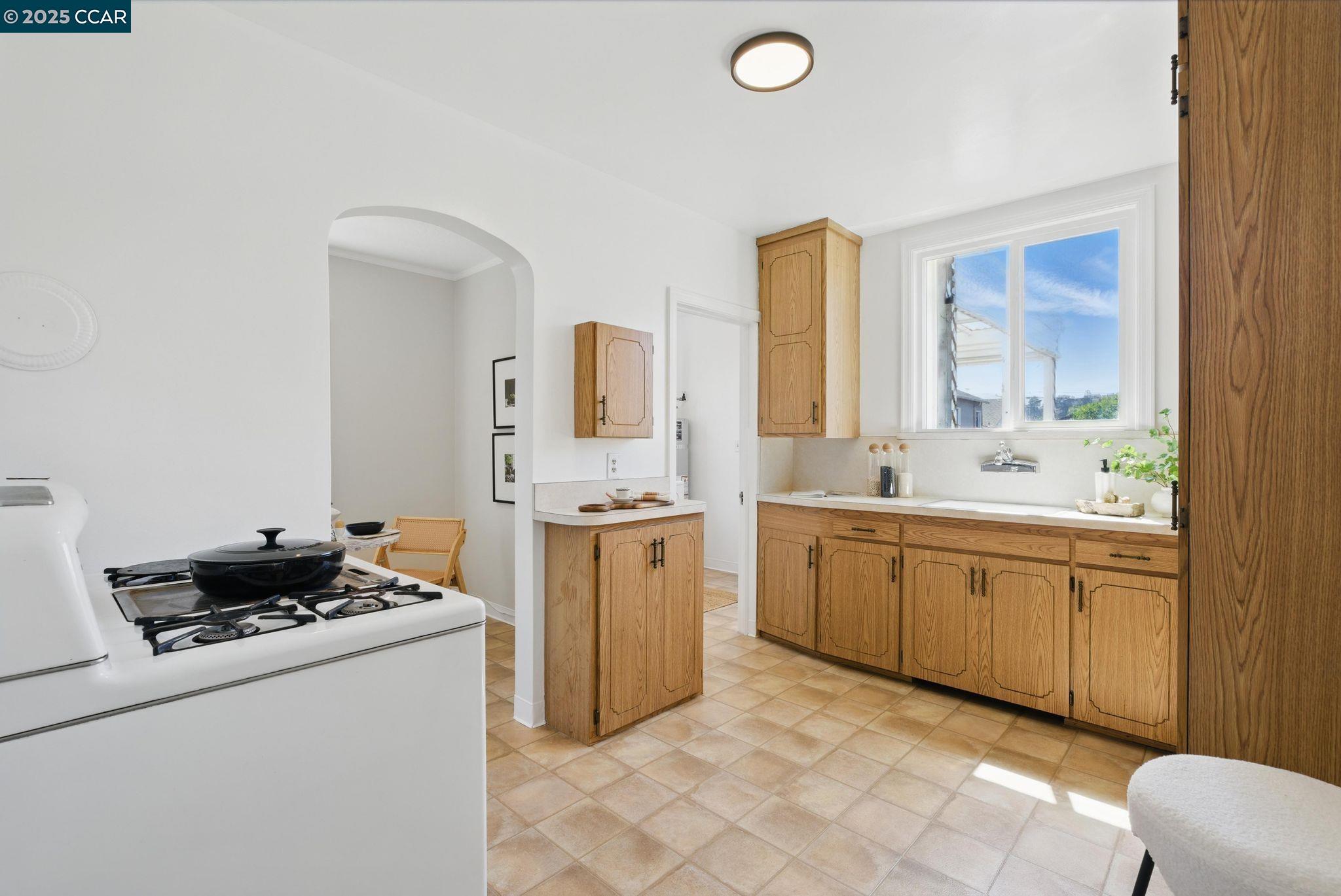 Detail Gallery Image 15 of 53 For 714 Talbot Ave, Albany,  CA 94706 - 2 Beds | 1 Baths