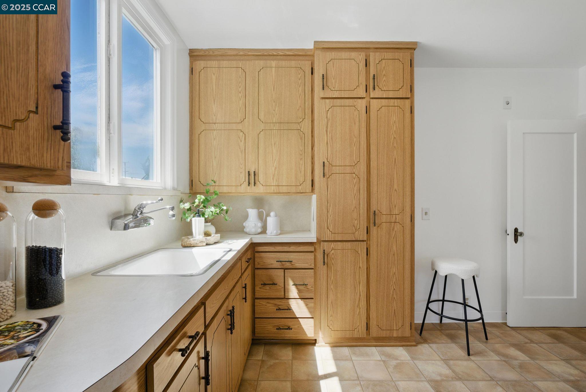 Detail Gallery Image 17 of 53 For 714 Talbot Ave, Albany,  CA 94706 - 2 Beds | 1 Baths