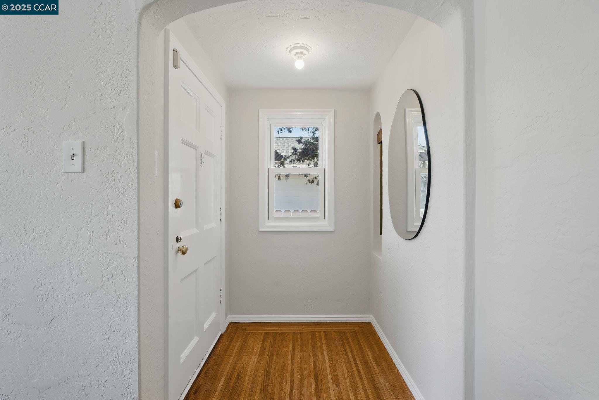 Detail Gallery Image 3 of 53 For 714 Talbot Ave, Albany,  CA 94706 - 2 Beds | 1 Baths