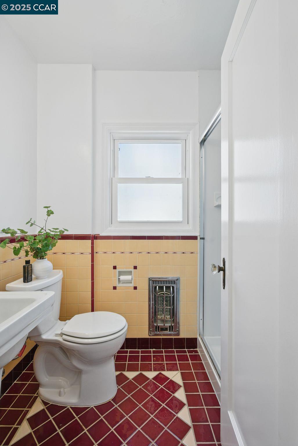 Detail Gallery Image 26 of 53 For 714 Talbot Ave, Albany,  CA 94706 - 2 Beds | 1 Baths
