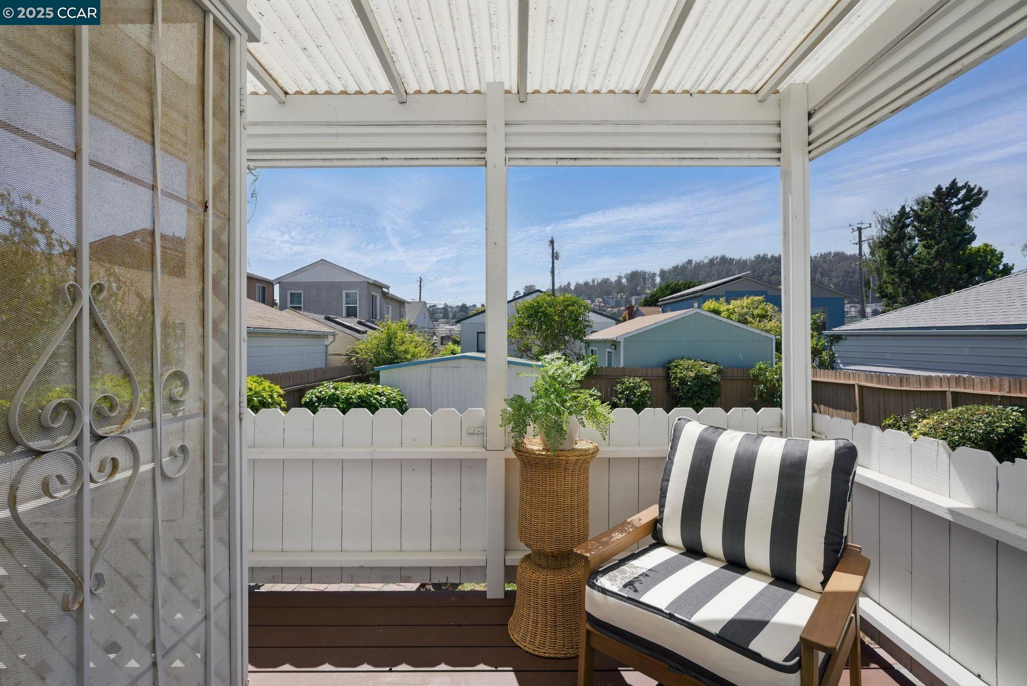 Detail Gallery Image 34 of 53 For 714 Talbot Ave, Albany,  CA 94706 - 2 Beds | 1 Baths