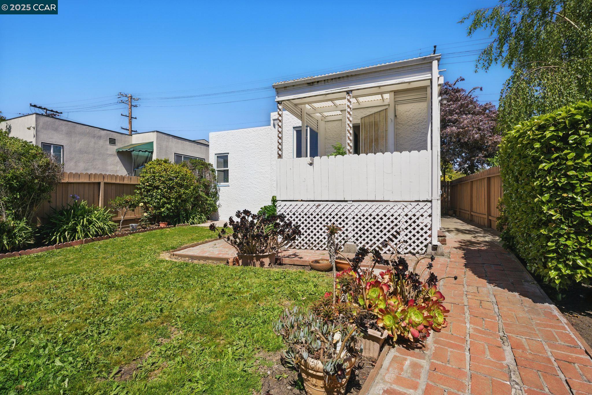 Detail Gallery Image 36 of 53 For 714 Talbot Ave, Albany,  CA 94706 - 2 Beds | 1 Baths