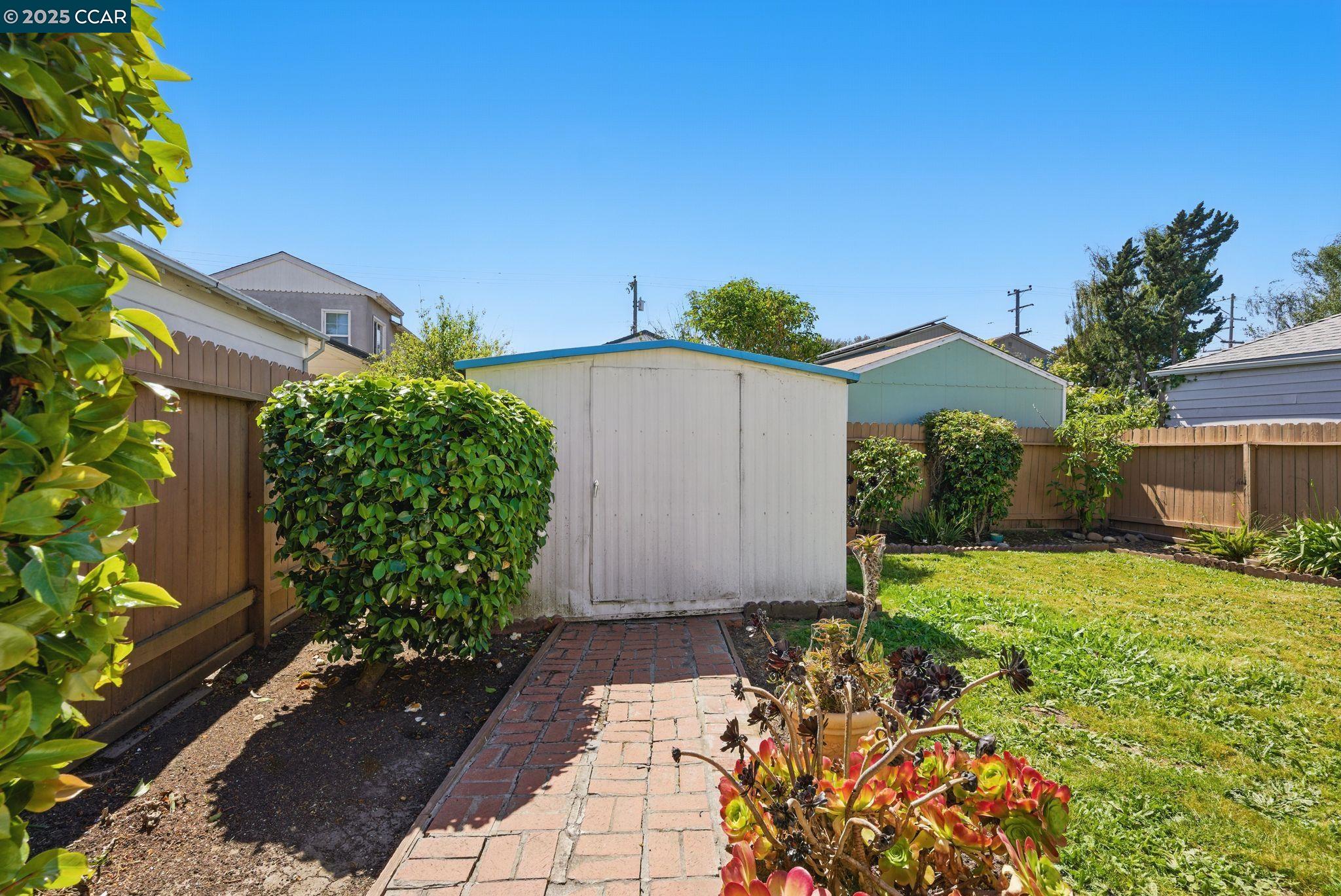 Detail Gallery Image 39 of 53 For 714 Talbot Ave, Albany,  CA 94706 - 2 Beds | 1 Baths