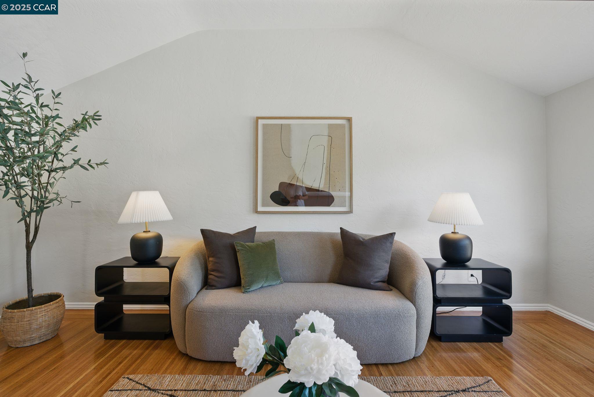 Detail Gallery Image 5 of 53 For 714 Talbot Ave, Albany,  CA 94706 - 2 Beds | 1 Baths