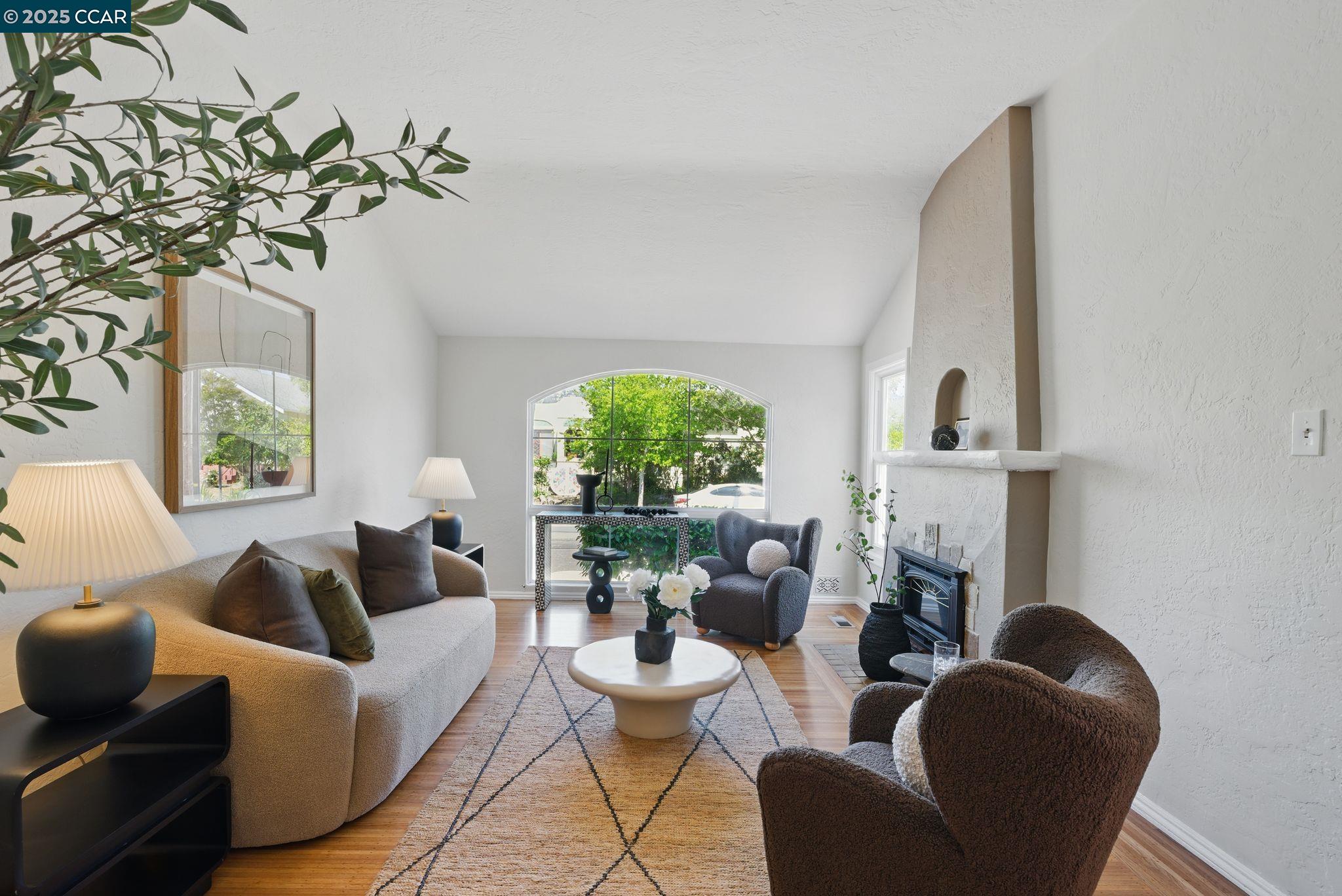 Detail Gallery Image 7 of 53 For 714 Talbot Ave, Albany,  CA 94706 - 2 Beds | 1 Baths