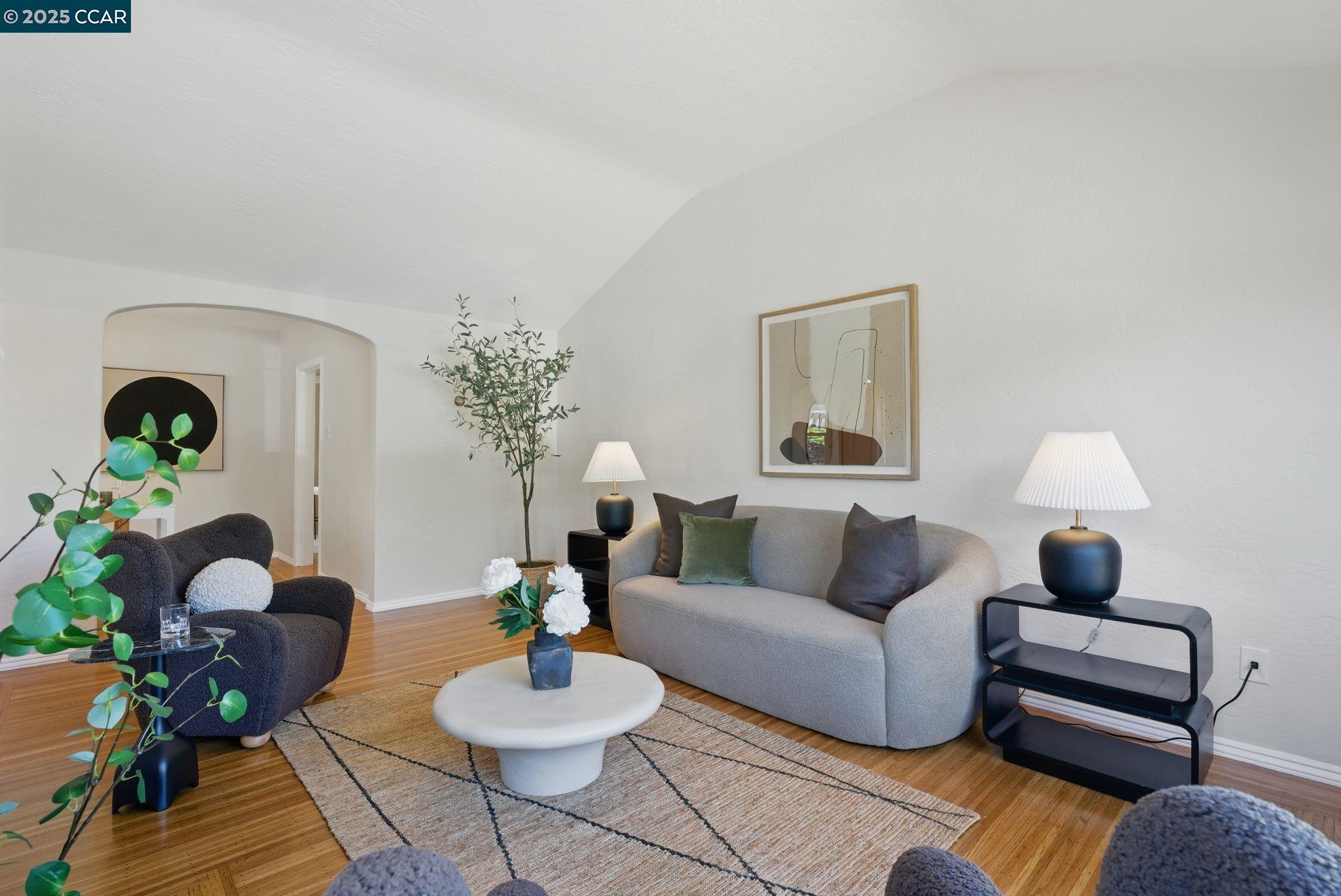 Detail Gallery Image 8 of 53 For 714 Talbot Ave, Albany,  CA 94706 - 2 Beds | 1 Baths