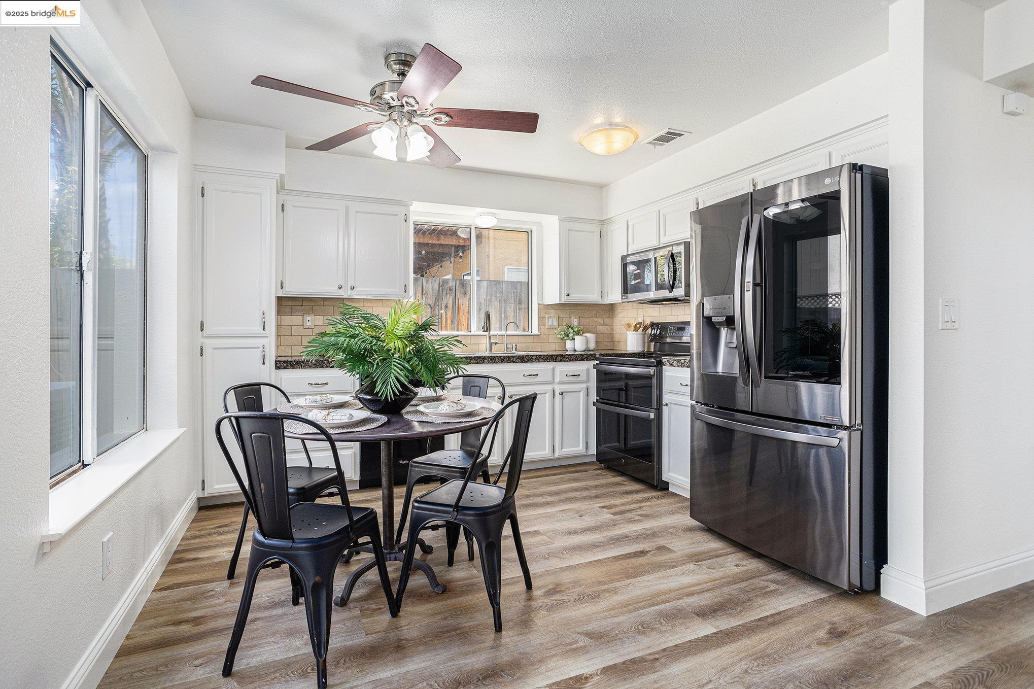 Detail Gallery Image 11 of 25 For 4520 Waterford Way, Oakley,  CA 94561 - 3 Beds | 2/1 Baths