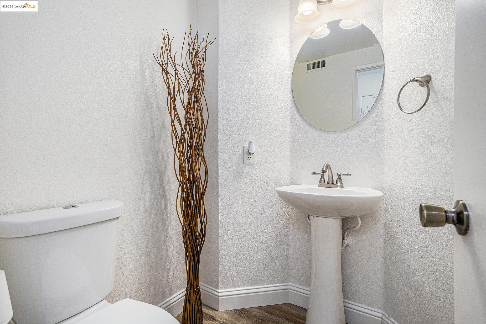 Detail Gallery Image 21 of 25 For 4520 Waterford Way, Oakley,  CA 94561 - 3 Beds | 2/1 Baths