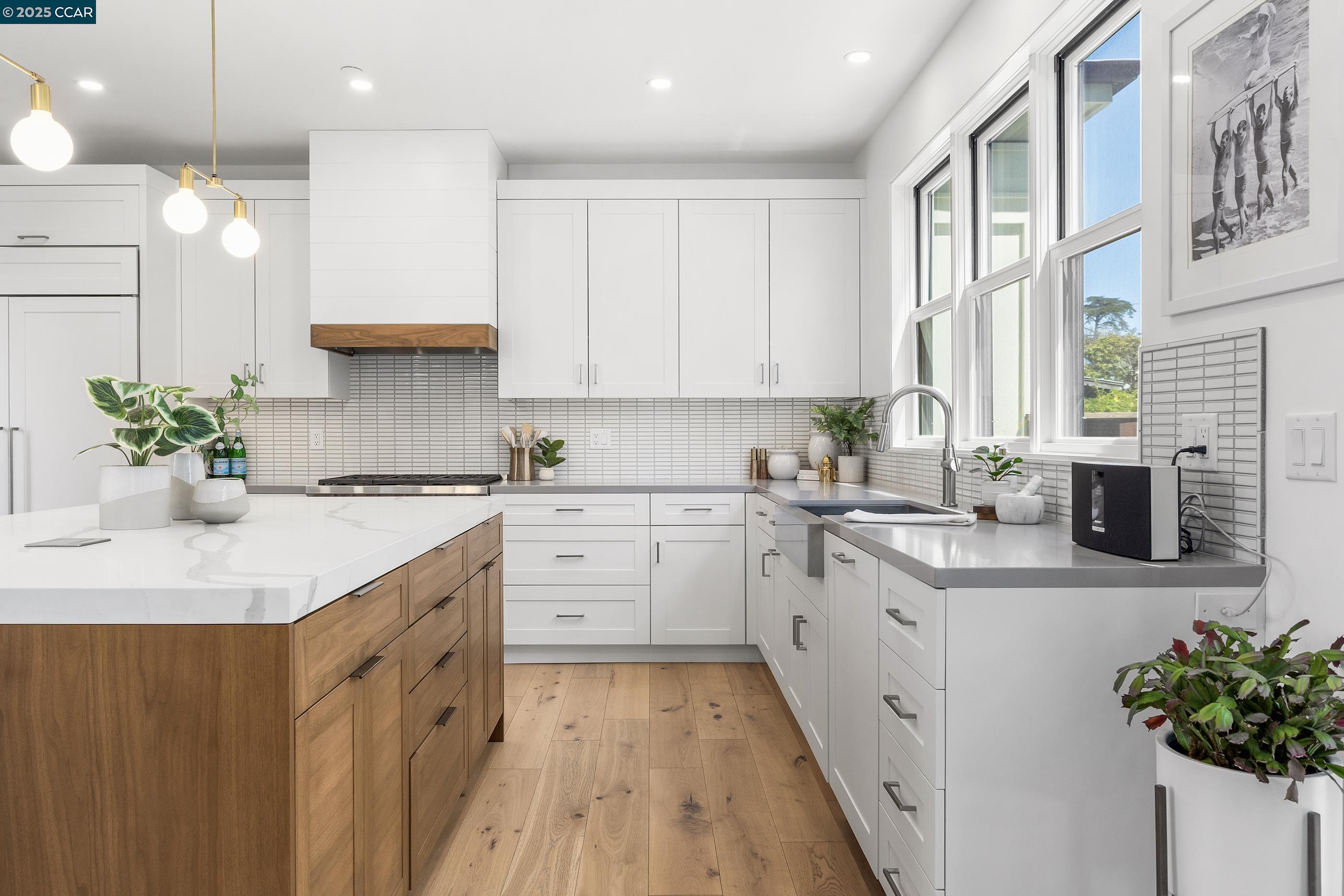 Detail Gallery Image 12 of 60 For 130 Bay Crest Rd, Santa Cruz,  CA 95062 - 3 Beds | 3/1 Baths
