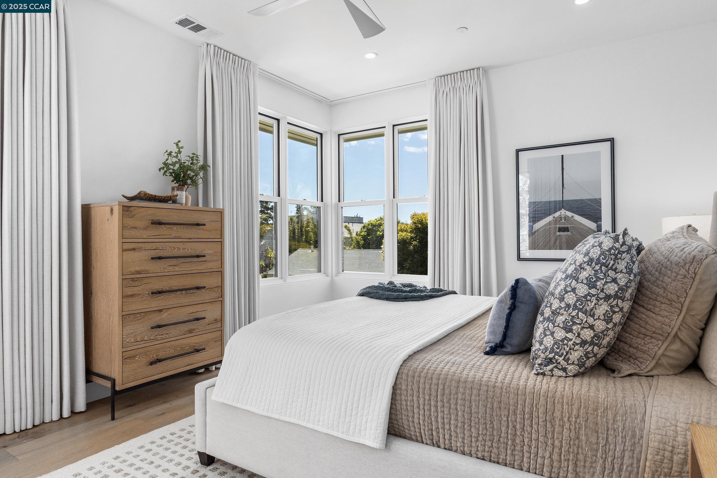 Detail Gallery Image 19 of 60 For 130 Bay Crest Rd, Santa Cruz,  CA 95062 - 3 Beds | 3/1 Baths