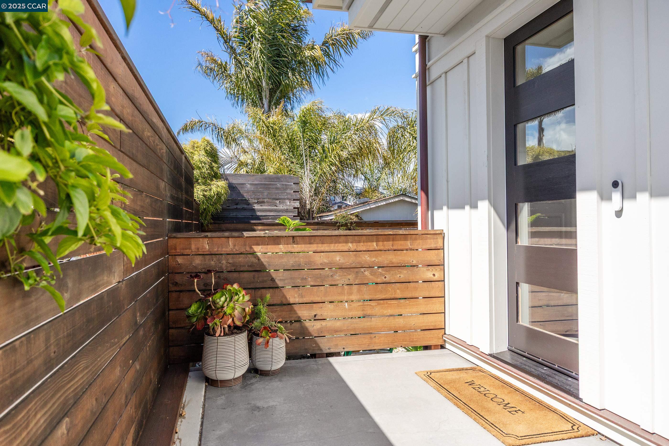 Detail Gallery Image 4 of 60 For 130 Bay Crest Rd, Santa Cruz,  CA 95062 - 3 Beds | 3/1 Baths