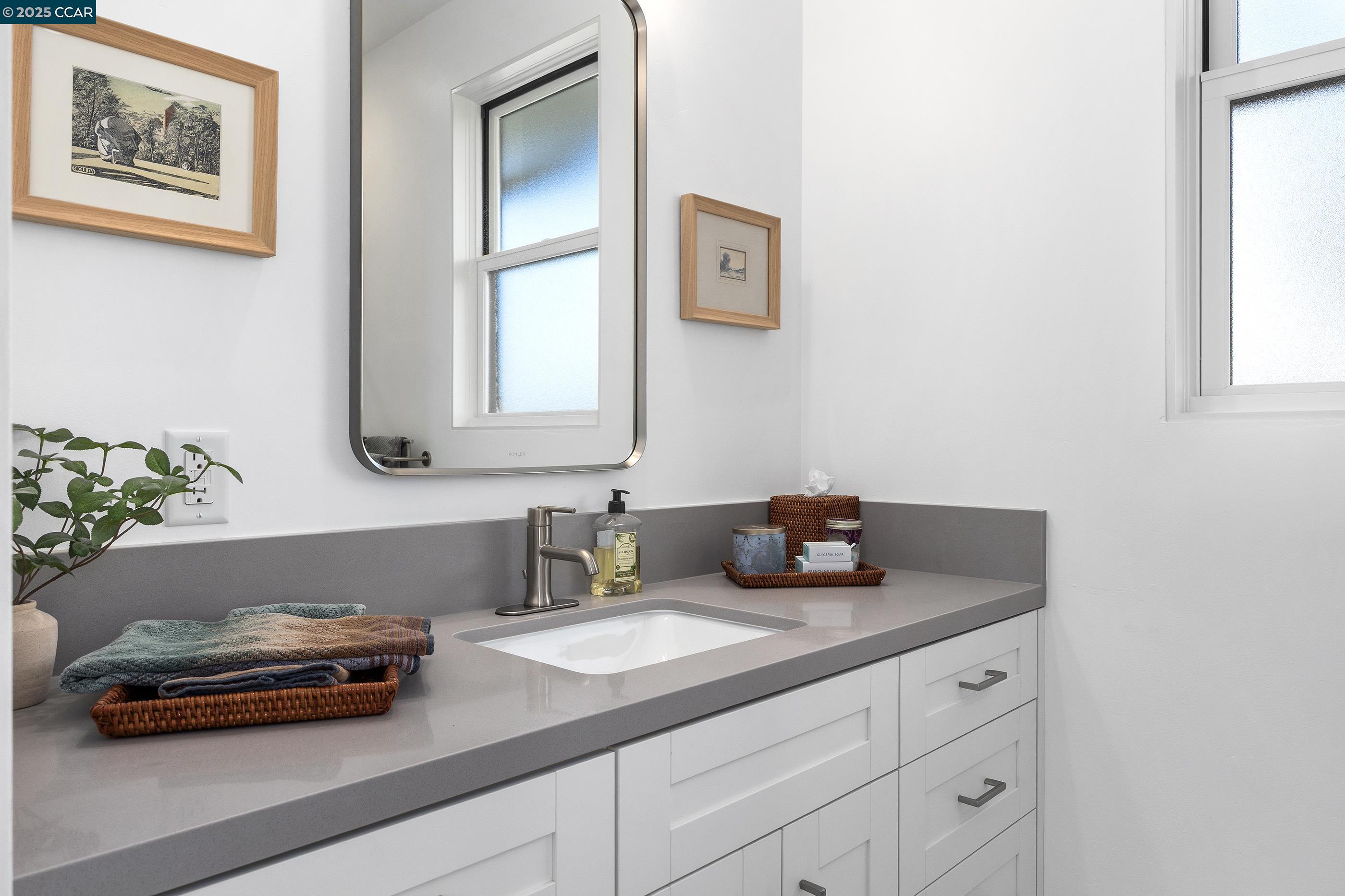 Detail Gallery Image 34 of 60 For 130 Bay Crest Rd, Santa Cruz,  CA 95062 - 3 Beds | 3/1 Baths