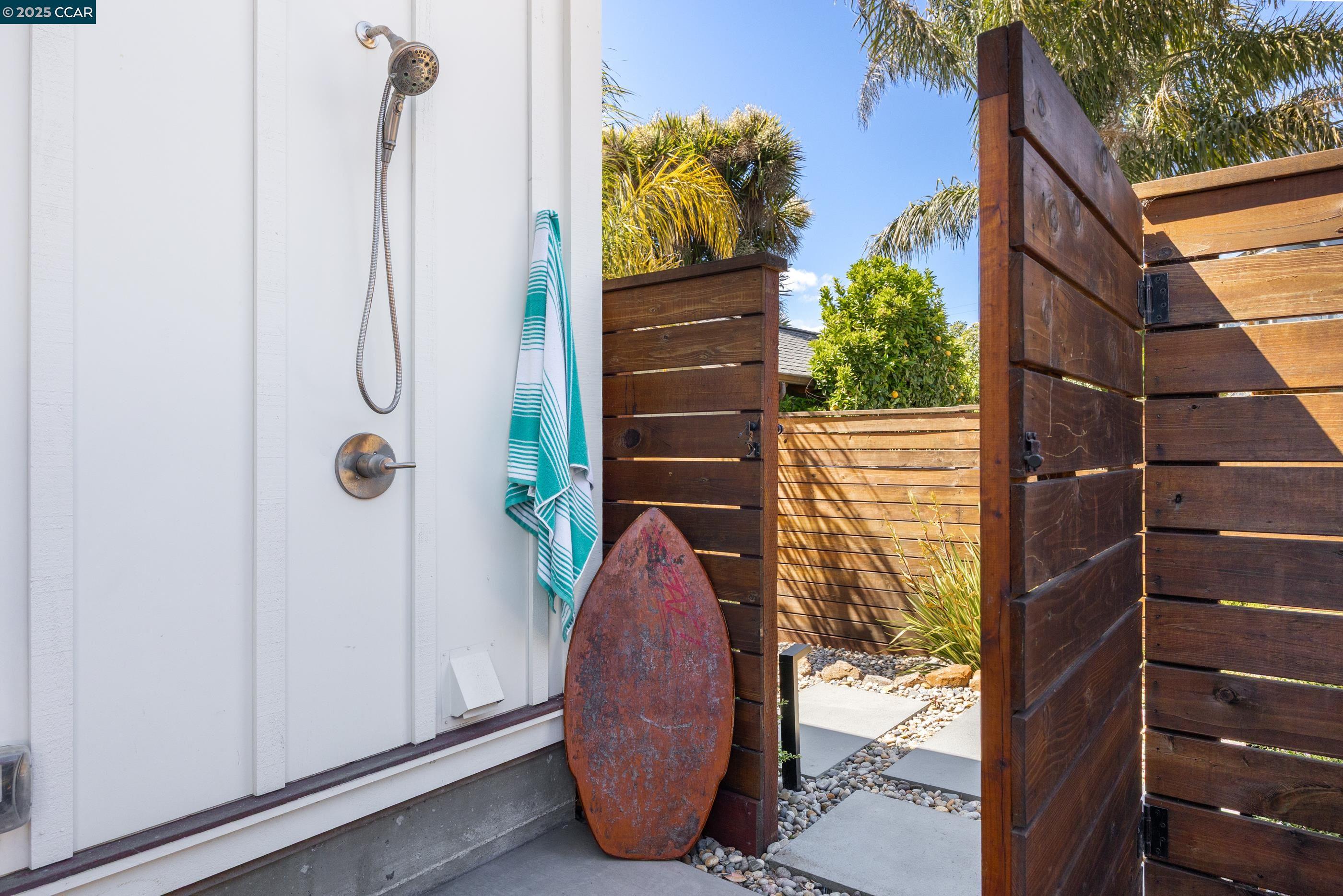 Detail Gallery Image 38 of 60 For 130 Bay Crest Rd, Santa Cruz,  CA 95062 - 3 Beds | 3/1 Baths