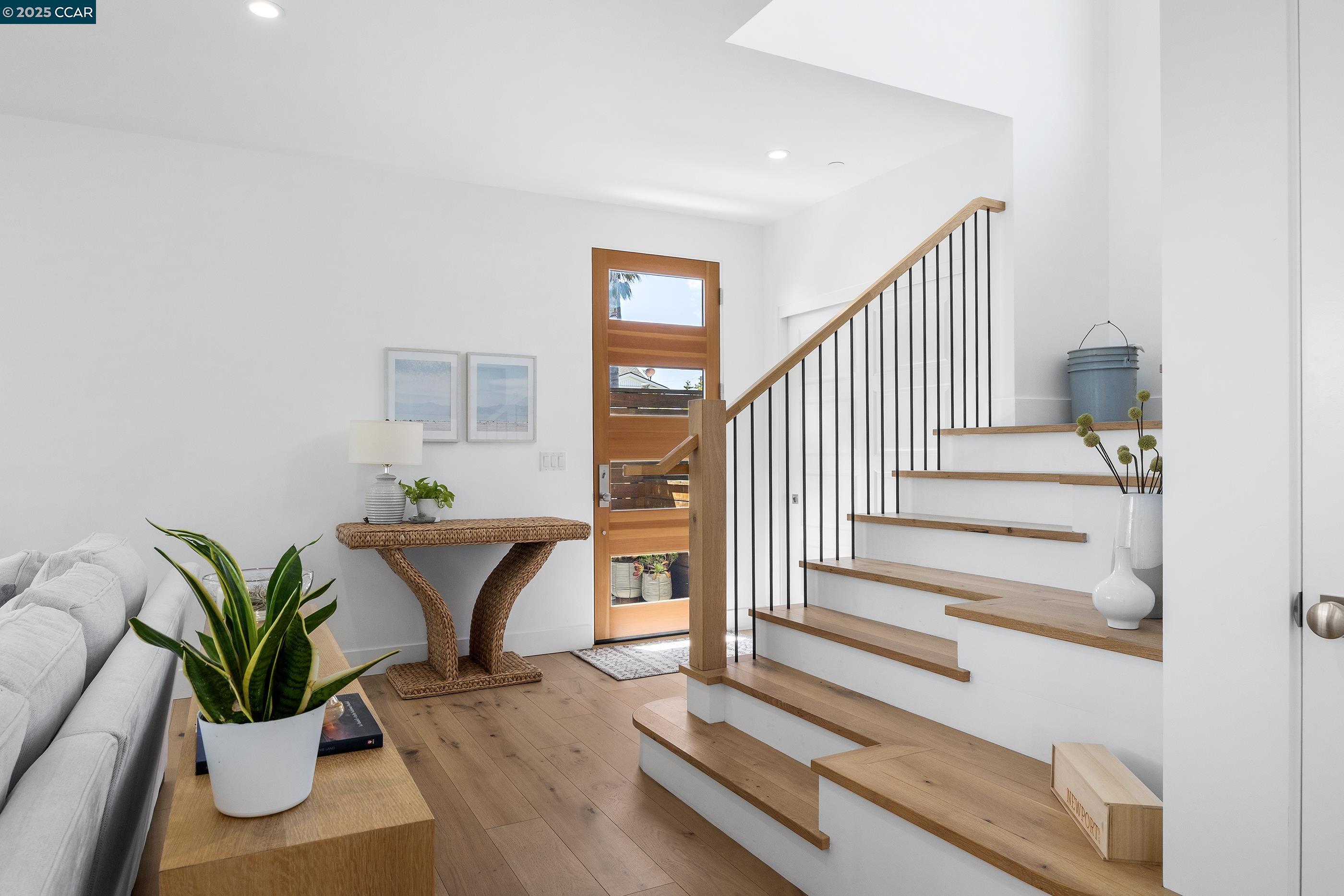 Detail Gallery Image 7 of 60 For 130 Bay Crest Rd, Santa Cruz,  CA 95062 - 3 Beds | 3/1 Baths