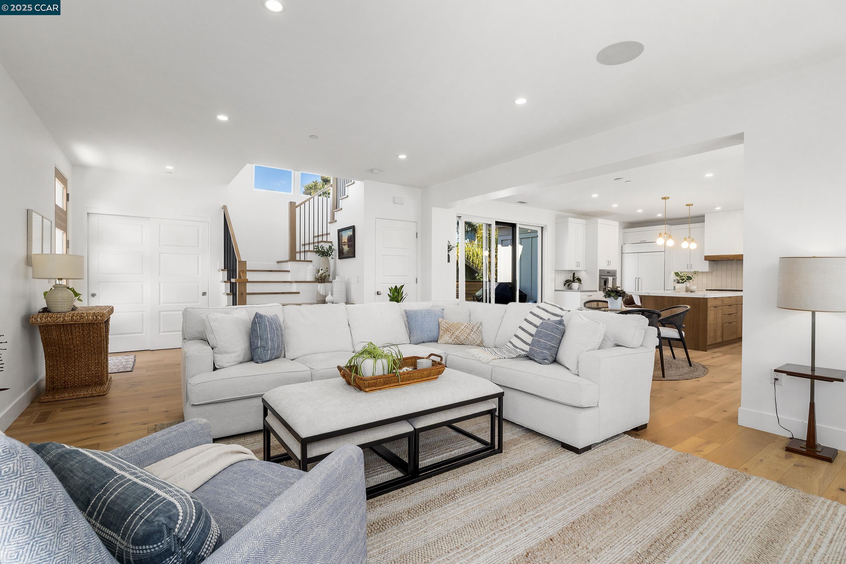Detail Gallery Image 8 of 60 For 130 Bay Crest Rd, Santa Cruz,  CA 95062 - 3 Beds | 3/1 Baths