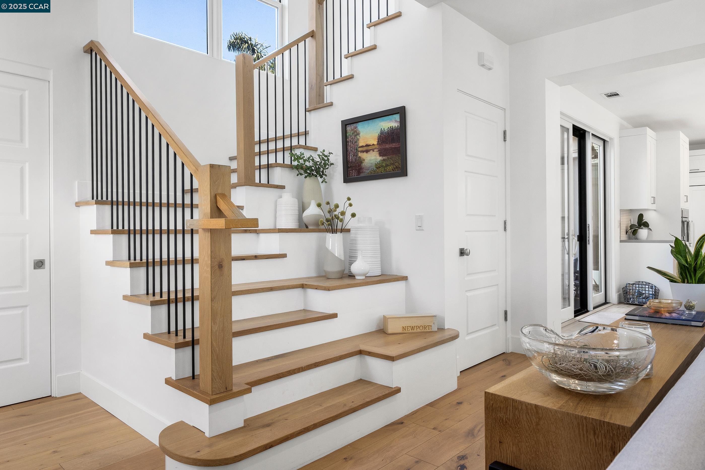 Detail Gallery Image 10 of 60 For 130 Bay Crest Rd, Santa Cruz,  CA 95062 - 3 Beds | 3/1 Baths