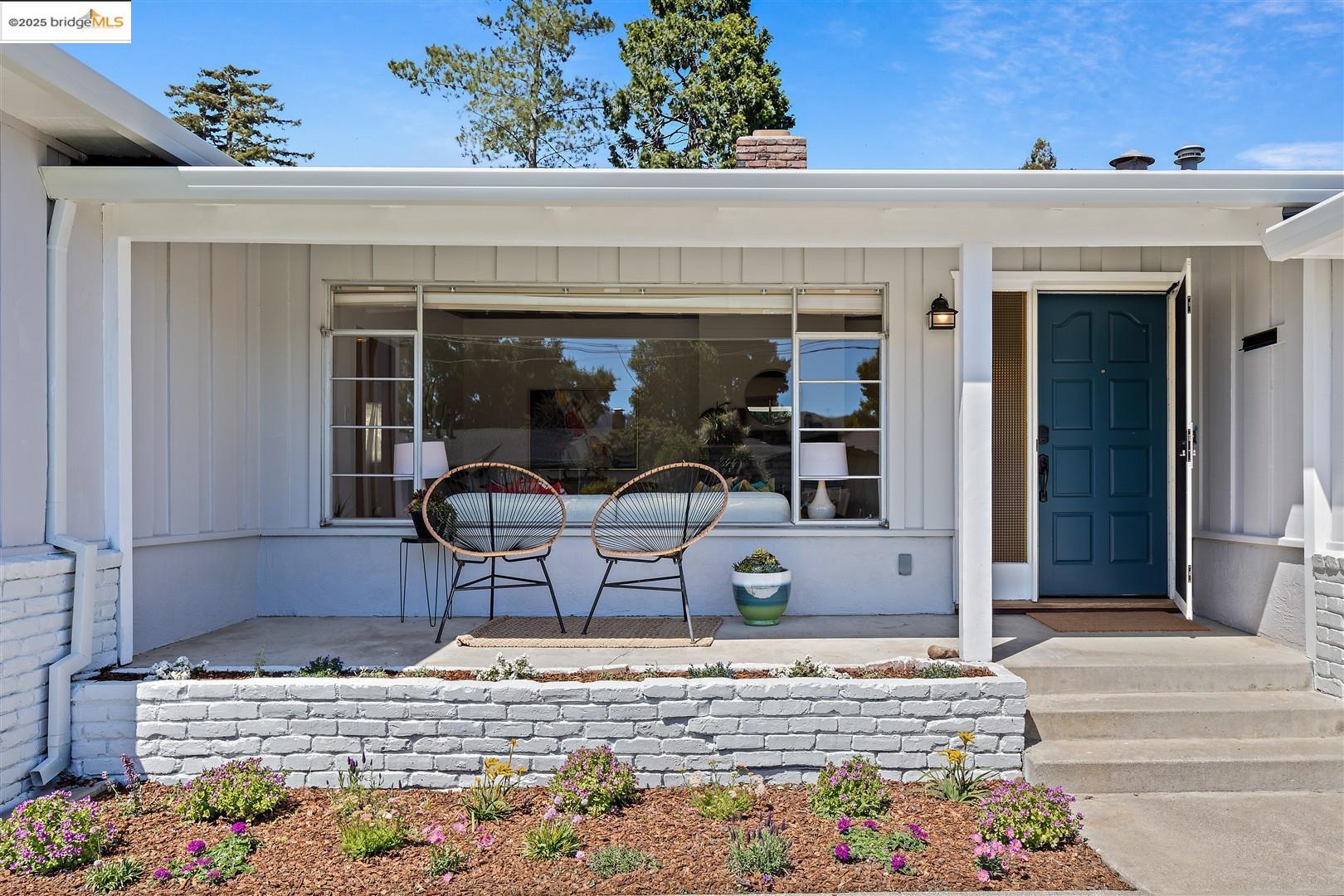 Detail Gallery Image 2 of 43 For 4511 Gregory Way, Richmond,  CA 94803 - 3 Beds | 2 Baths