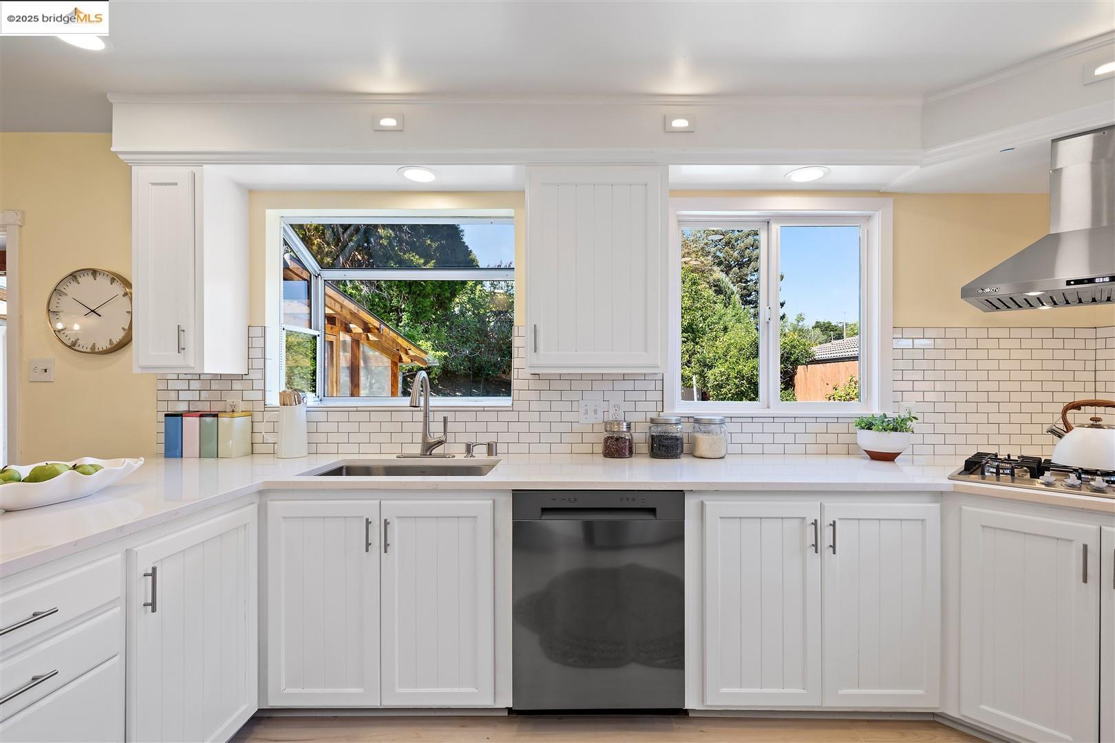 Detail Gallery Image 18 of 43 For 4511 Gregory Way, Richmond,  CA 94803 - 3 Beds | 2 Baths
