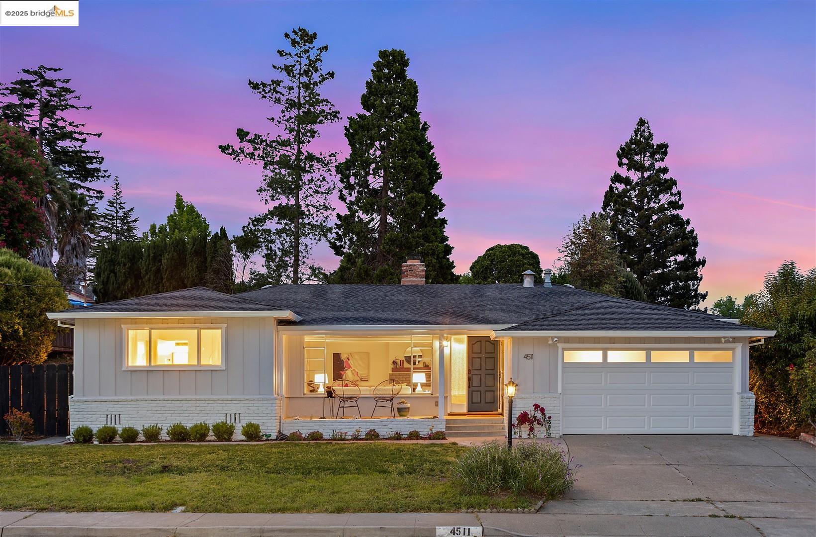 Detail Gallery Image 5 of 43 For 4511 Gregory Way, Richmond,  CA 94803 - 3 Beds | 2 Baths