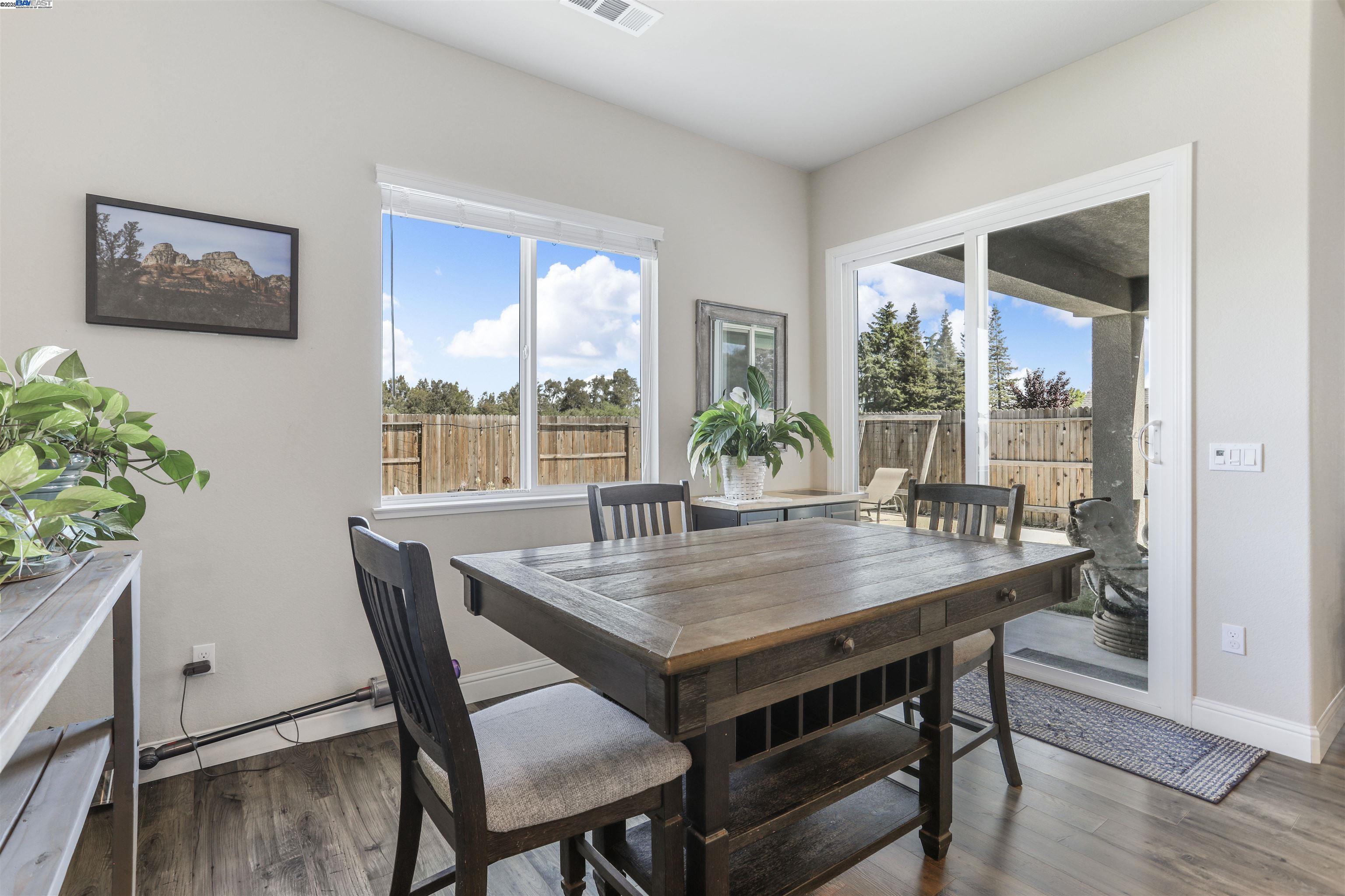 Detail Gallery Image 22 of 44 For 2178 Al Fonseca Ln, Manteca,  CA 95337 - 4 Beds | 3/1 Baths
