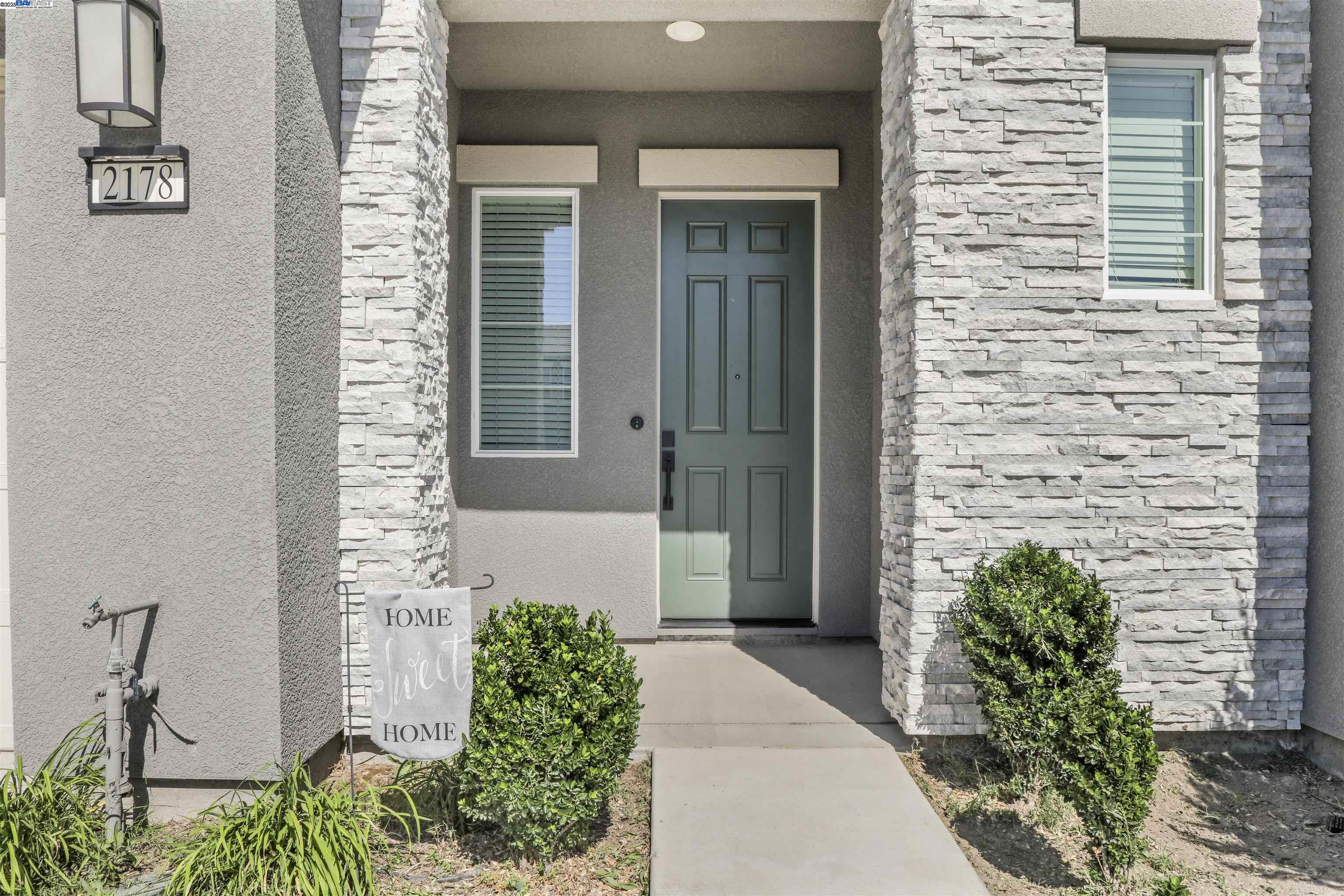 Detail Gallery Image 4 of 44 For 2178 Al Fonseca Ln, Manteca,  CA 95337 - 4 Beds | 3/1 Baths