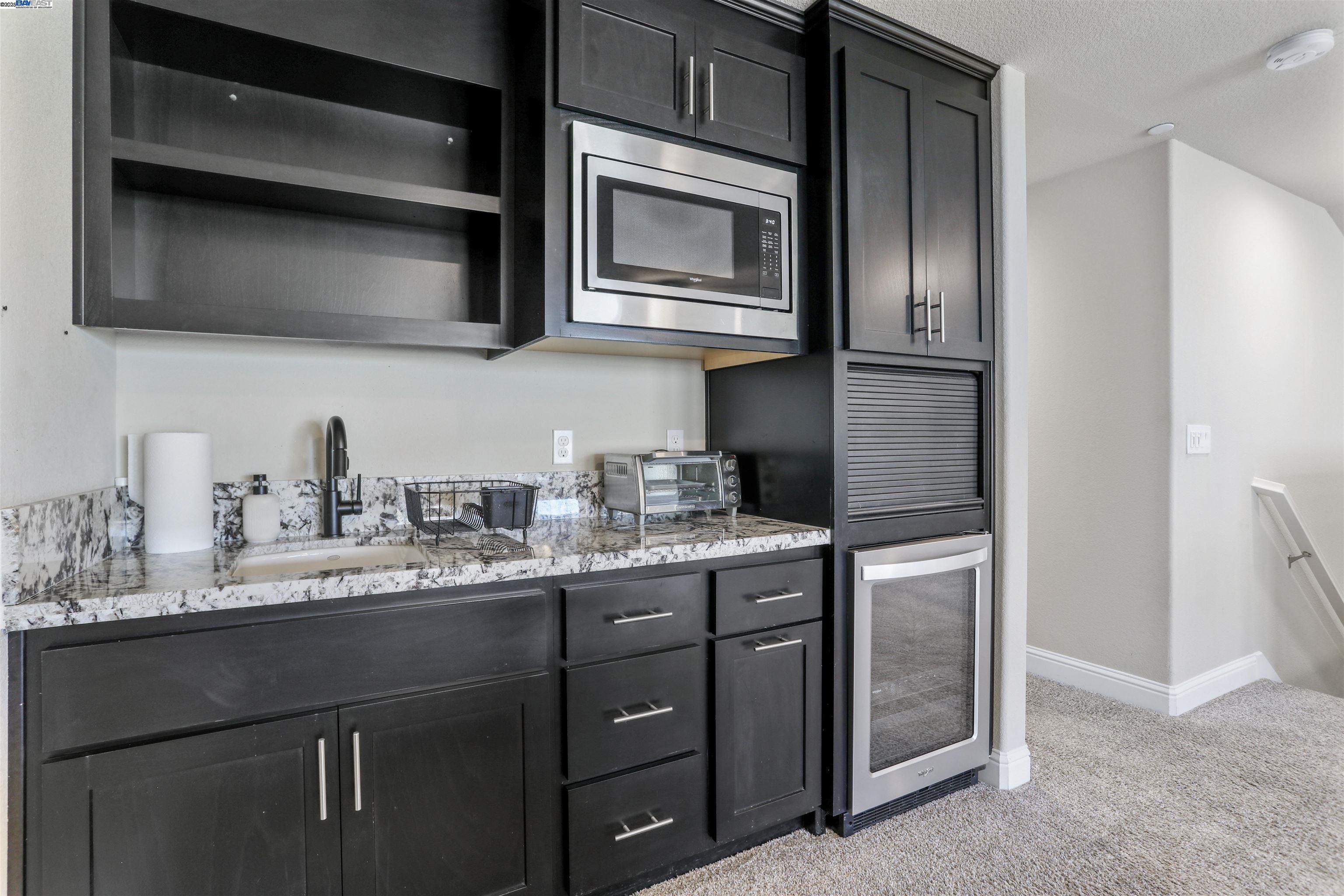 Detail Gallery Image 32 of 44 For 2178 Al Fonseca Ln, Manteca,  CA 95337 - 4 Beds | 3/1 Baths