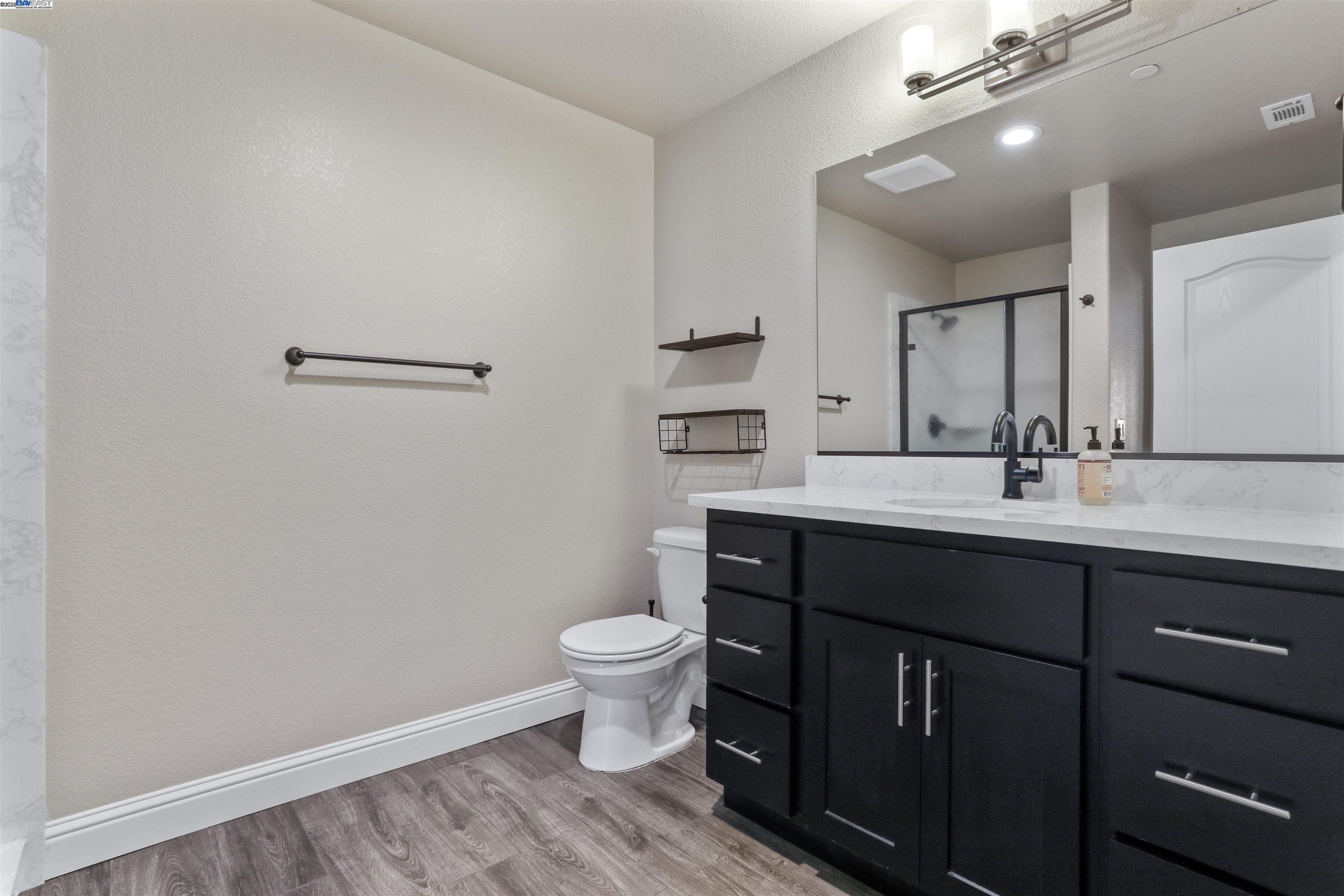 Detail Gallery Image 33 of 44 For 2178 Al Fonseca Ln, Manteca,  CA 95337 - 4 Beds | 3/1 Baths