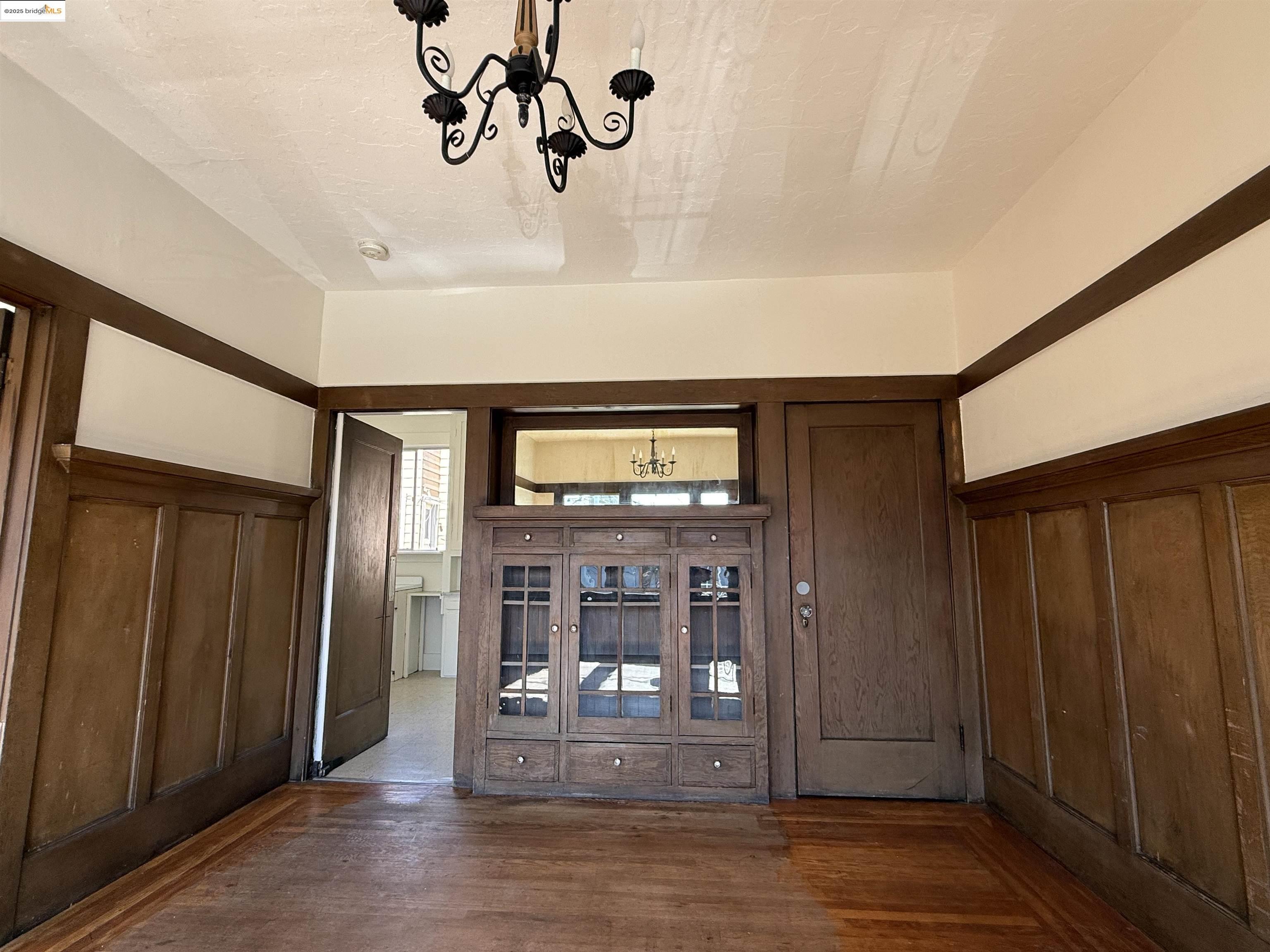 Detail Gallery Image 17 of 41 For 3999 Clarke, Oakland,  CA 94609 - – Beds | – Baths