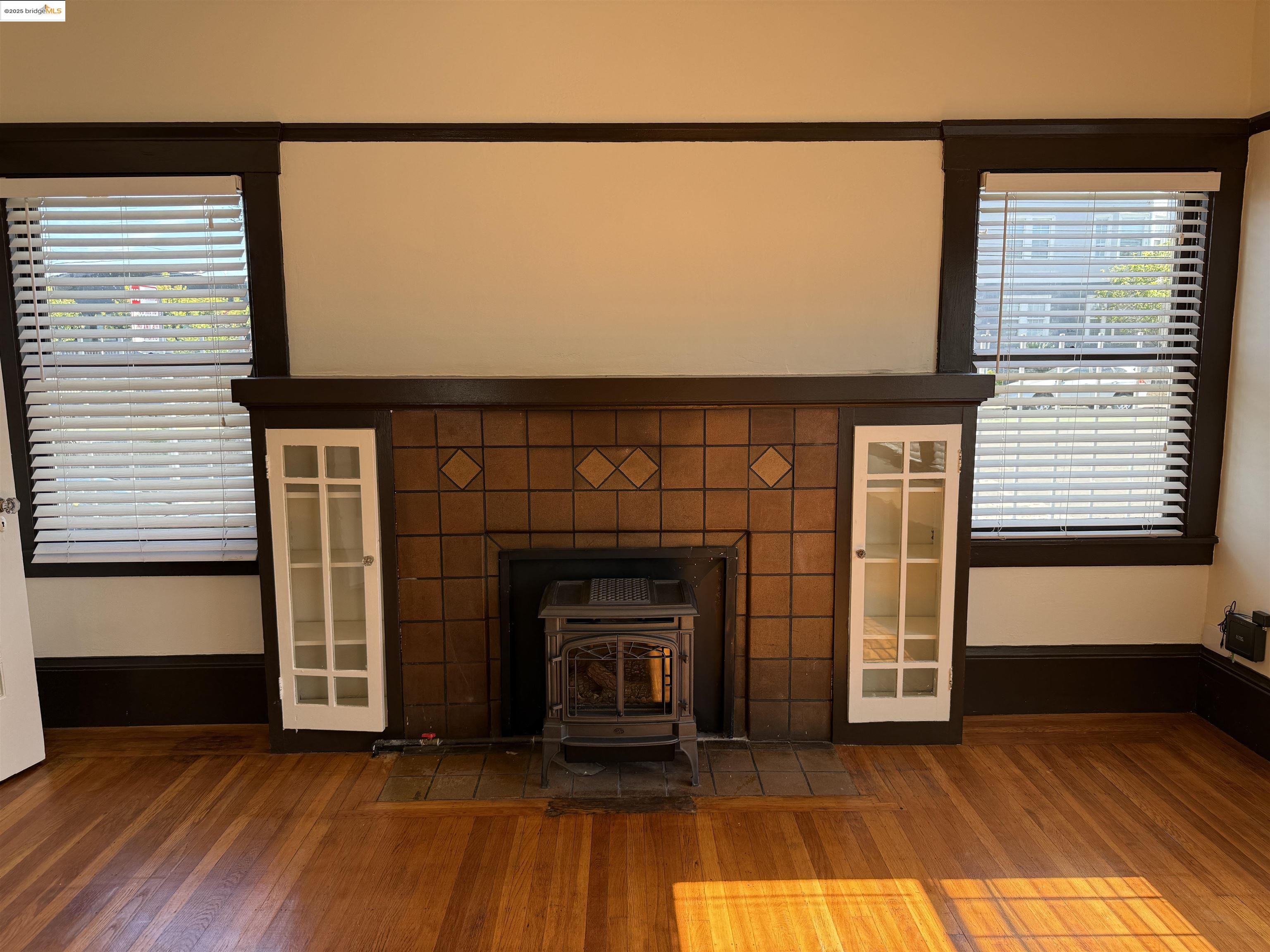 Detail Gallery Image 18 of 41 For 3999 Clarke, Oakland,  CA 94609 - – Beds | – Baths