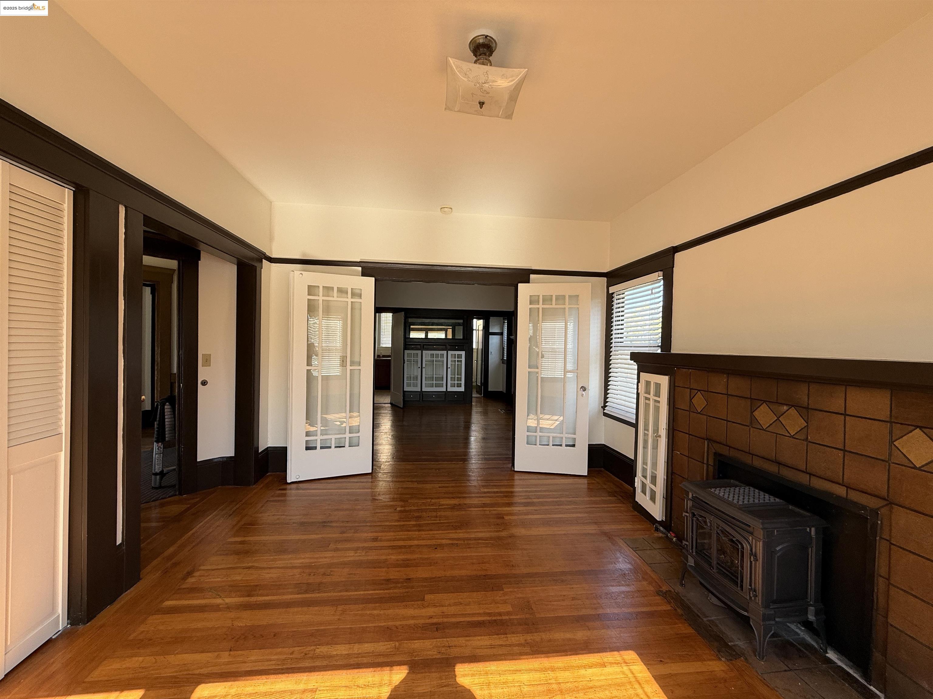 Detail Gallery Image 23 of 44 For 3999 Clarke, Oakland,  CA 94609 - – Beds | – Baths