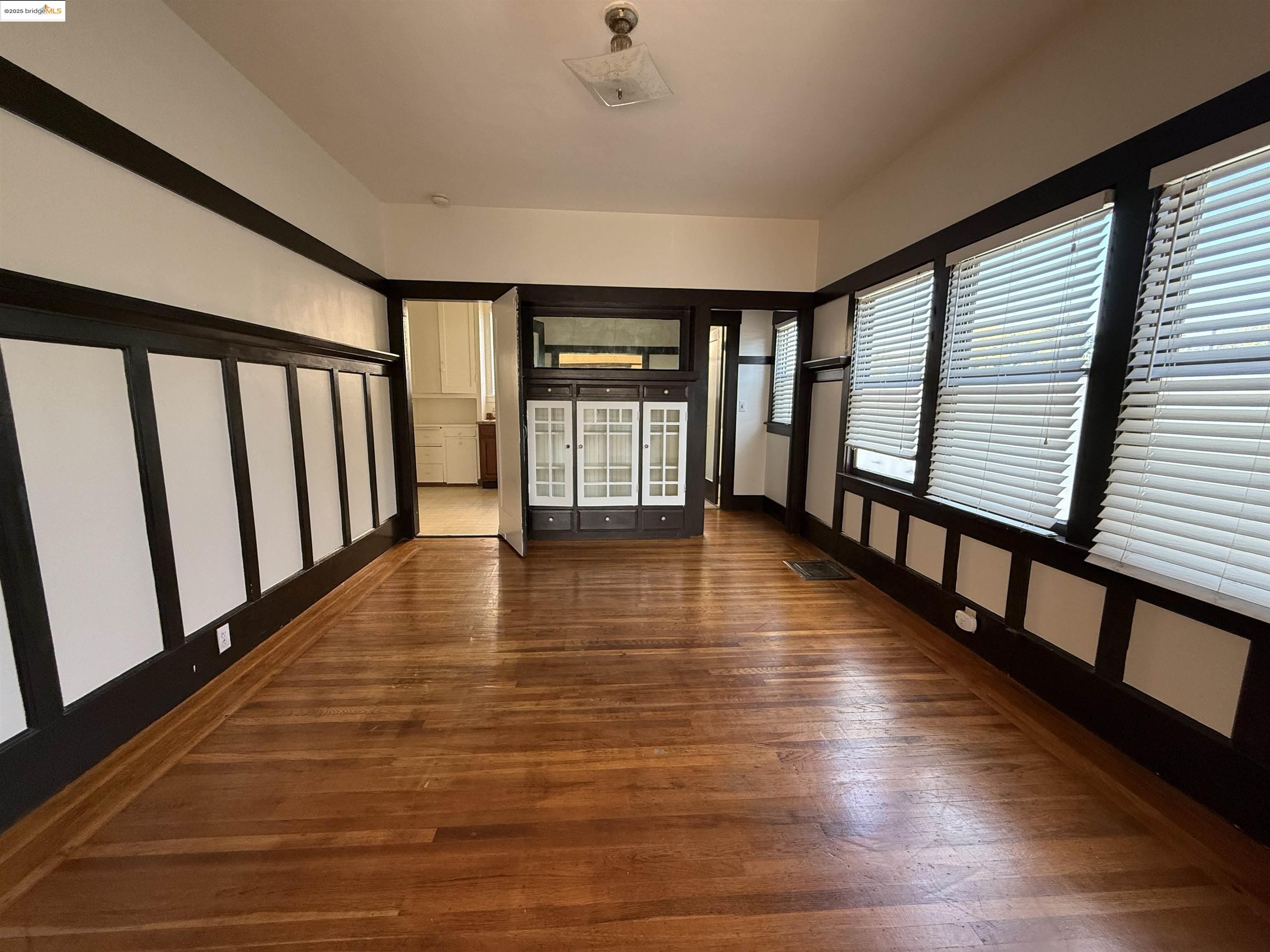 Detail Gallery Image 24 of 44 For 3999 Clarke, Oakland,  CA 94609 - – Beds | – Baths