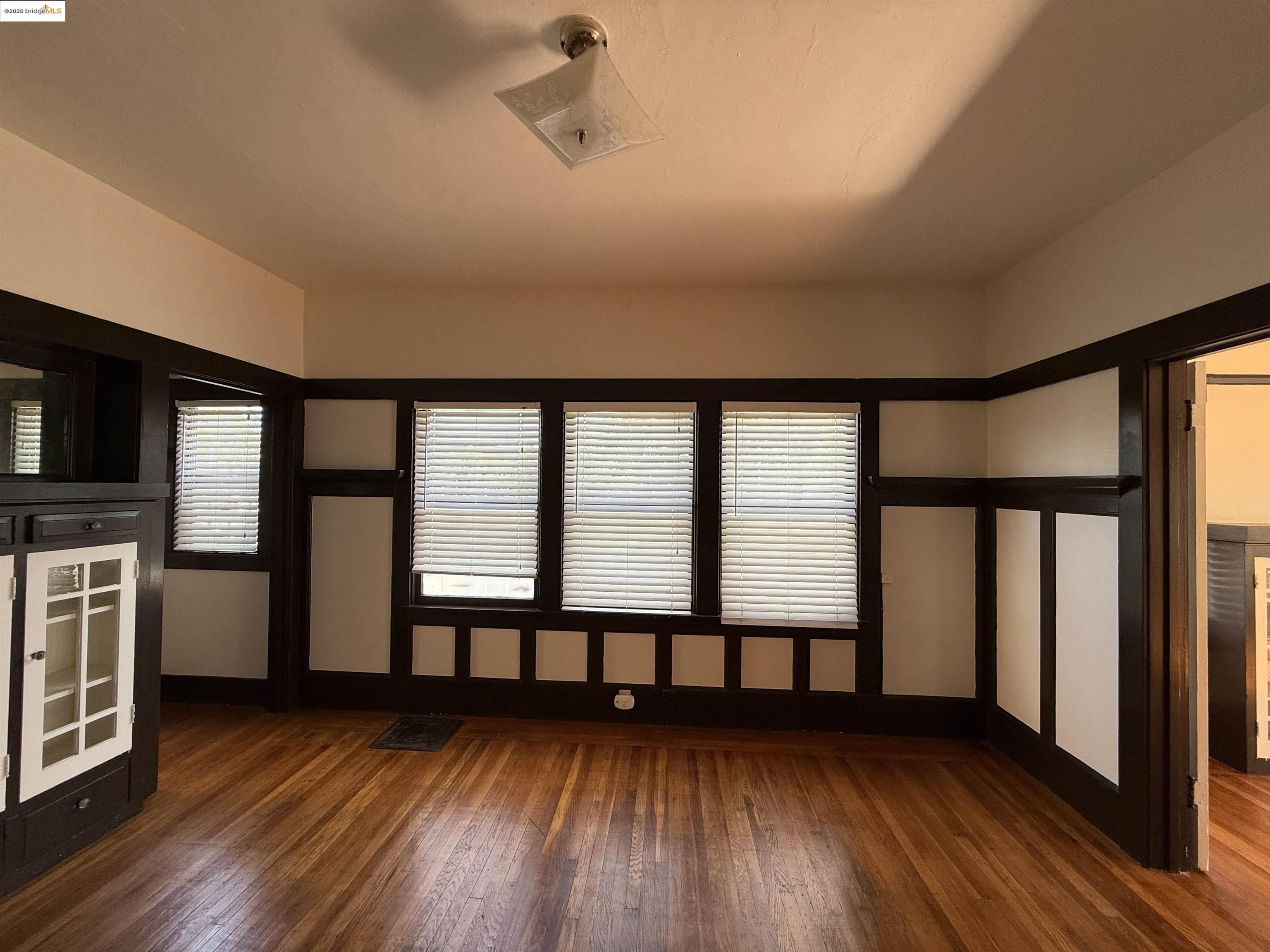 Detail Gallery Image 25 of 44 For 3999 Clarke, Oakland,  CA 94609 - – Beds | – Baths