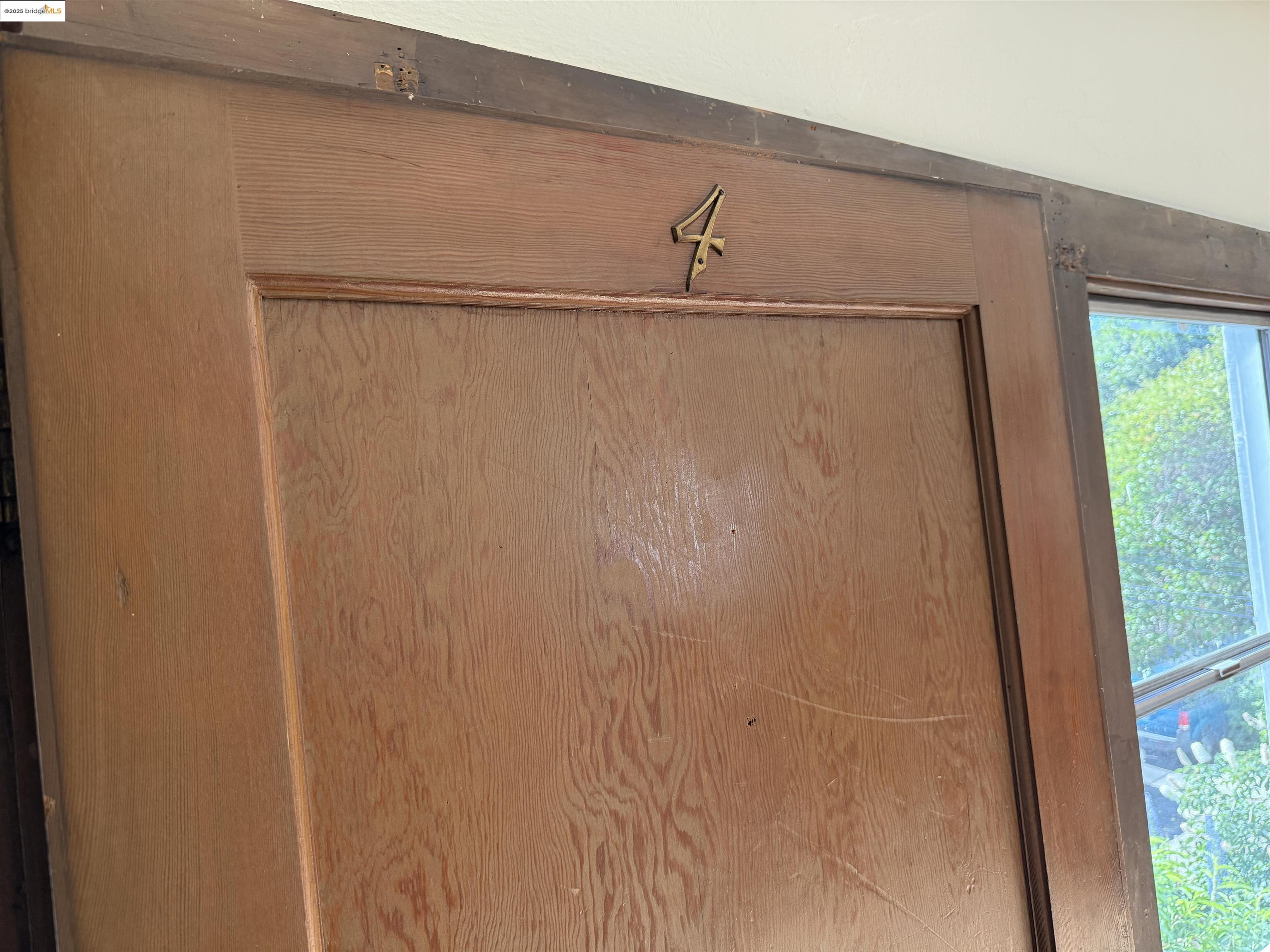 Detail Gallery Image 4 of 44 For 3999 Clarke, Oakland,  CA 94609 - – Beds | – Baths