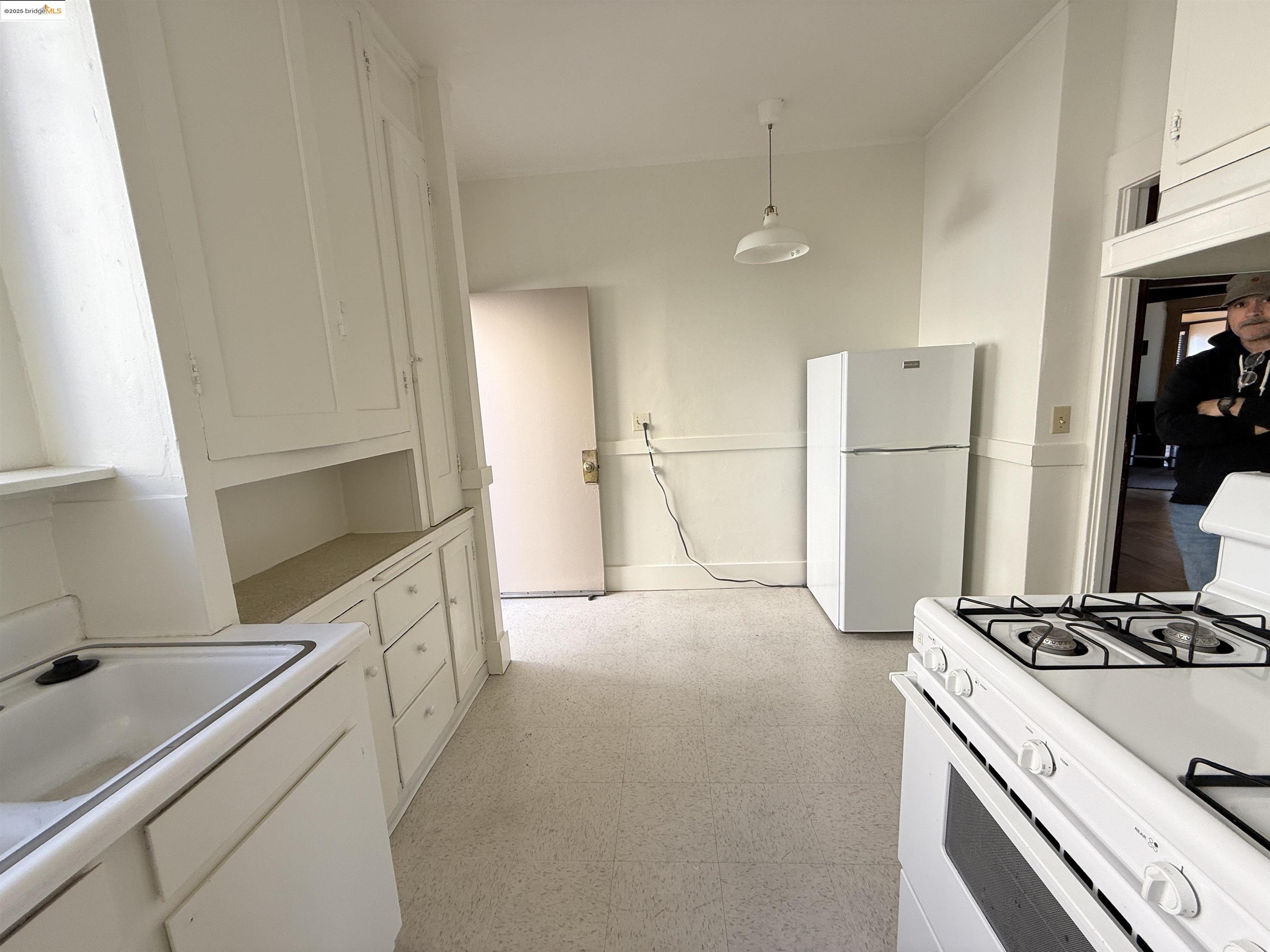 Detail Gallery Image 43 of 44 For 3999 Clarke, Oakland,  CA 94609 - – Beds | – Baths