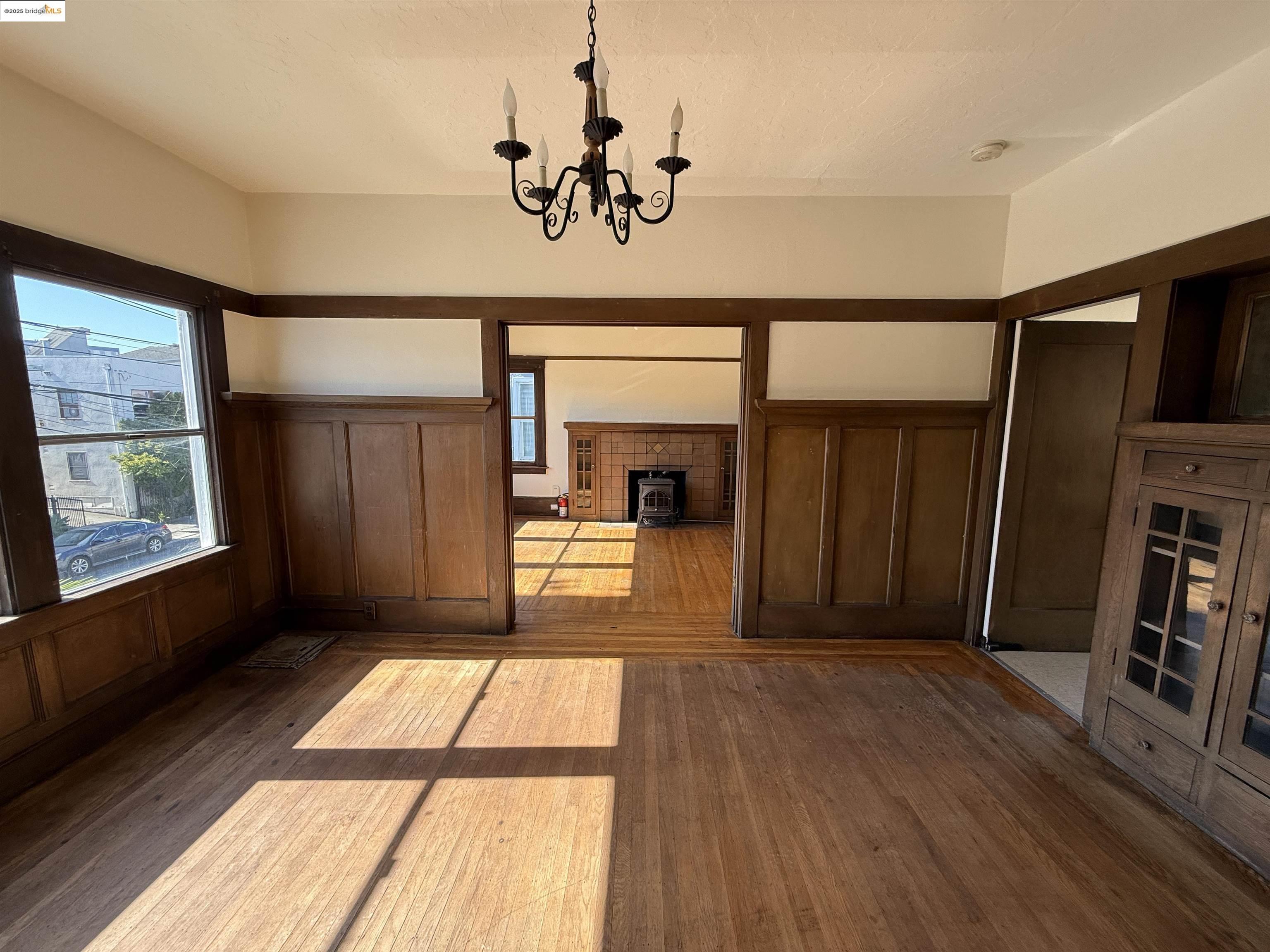 Detail Gallery Image 6 of 44 For 3999 Clarke, Oakland,  CA 94609 - – Beds | – Baths