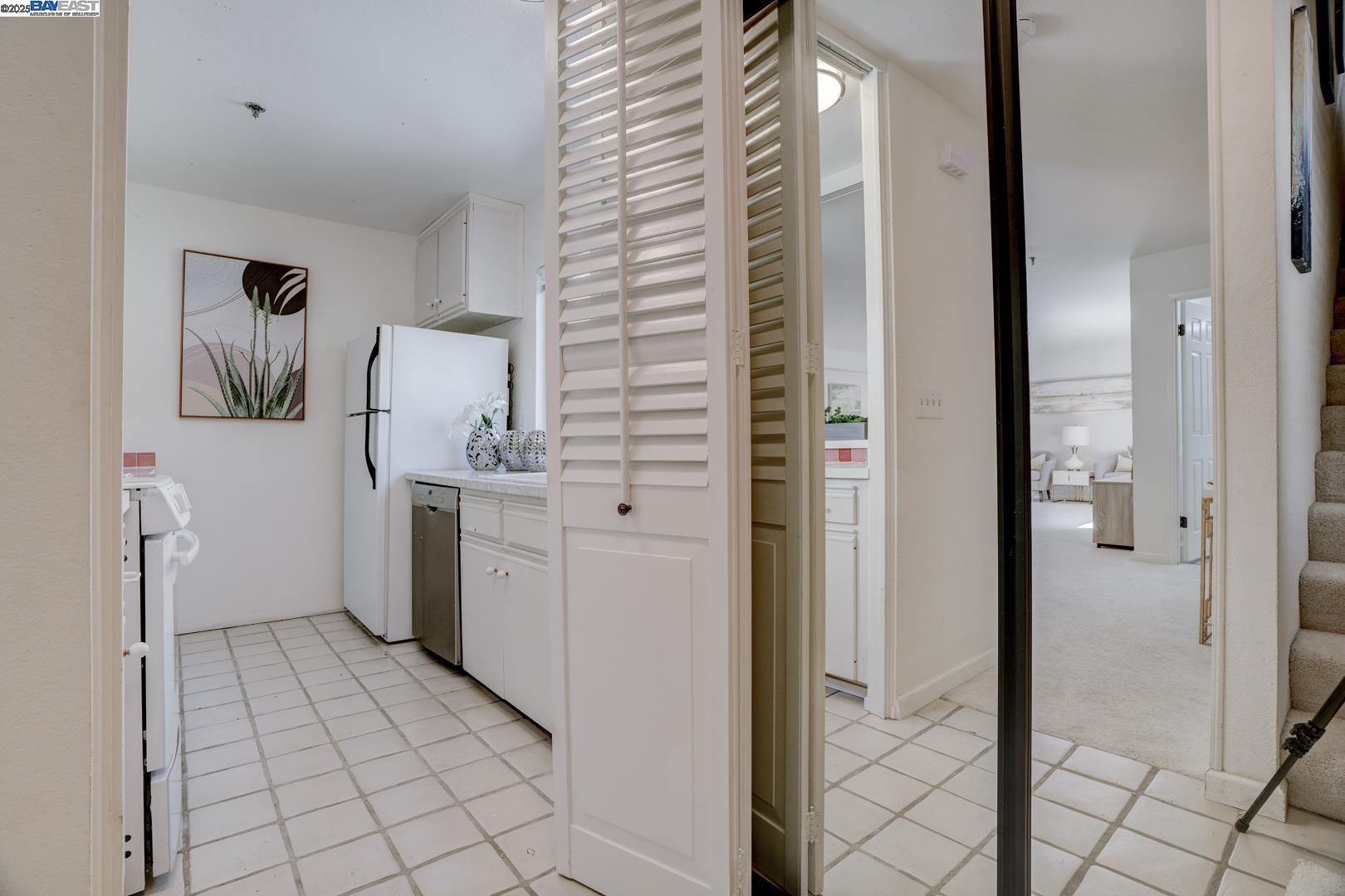 Detail Gallery Image 13 of 48 For 155 California Ave #G200,  Palo Alto,  CA 94306 - 2 Beds | 2/1 Baths