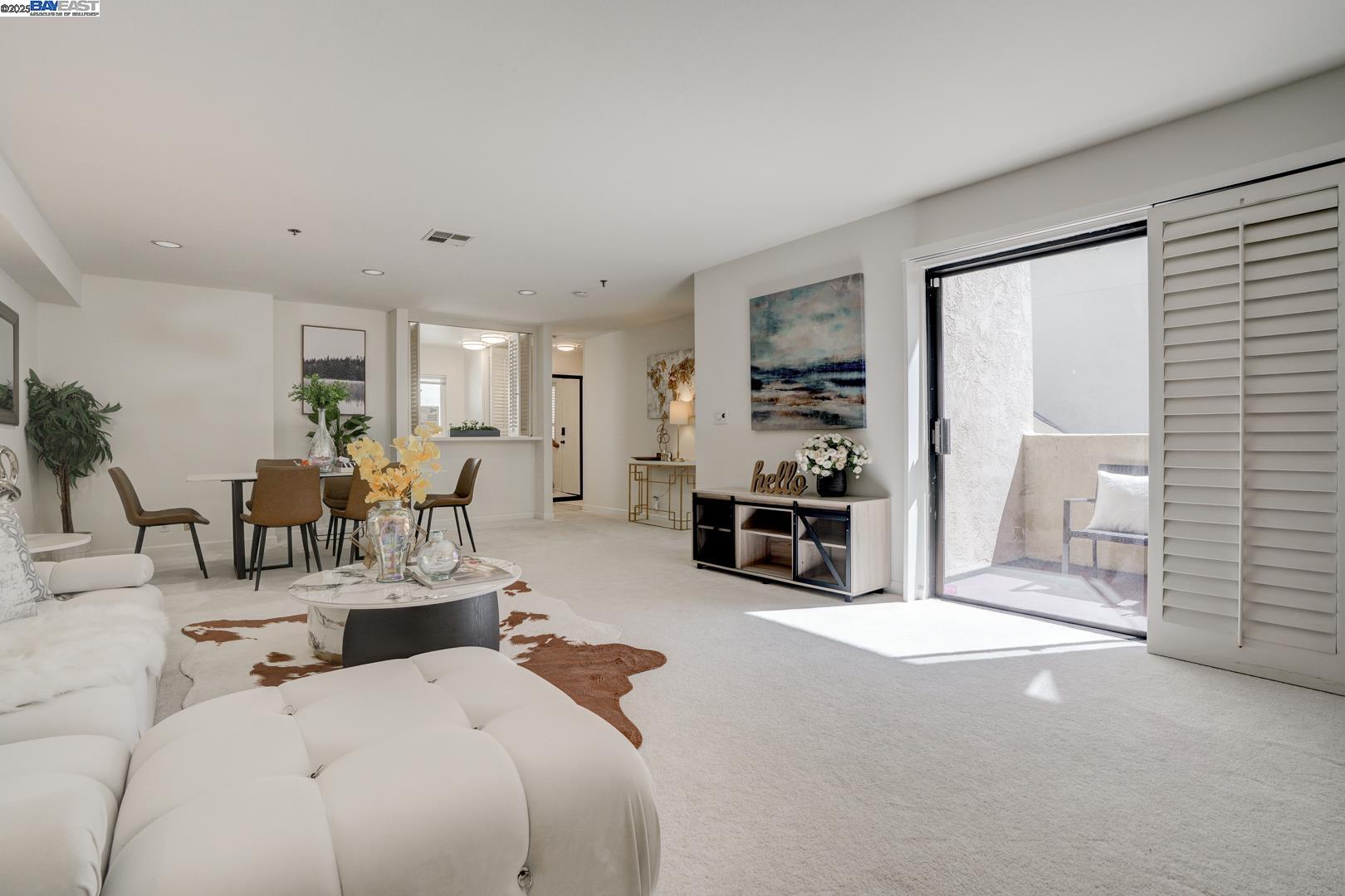 Detail Gallery Image 3 of 48 For 155 California Ave #G200,  Palo Alto,  CA 94306 - 2 Beds | 2/1 Baths