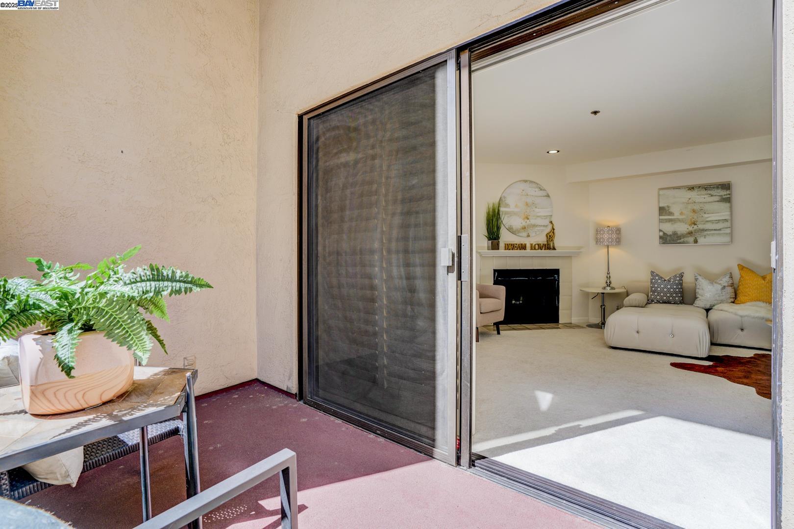 Detail Gallery Image 23 of 48 For 155 California Ave #G200,  Palo Alto,  CA 94306 - 2 Beds | 2/1 Baths