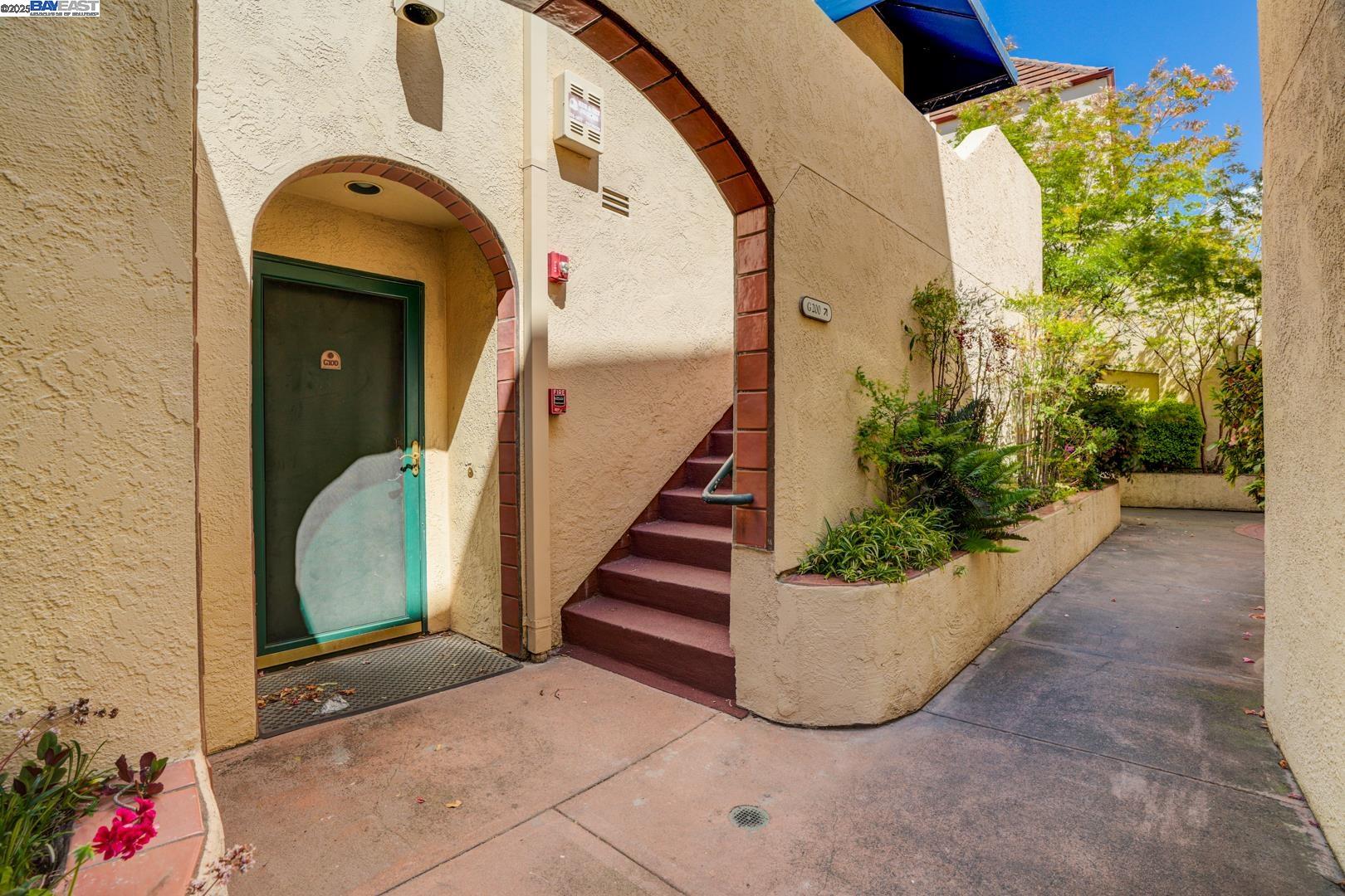 Detail Gallery Image 29 of 48 For 155 California Ave #G200,  Palo Alto,  CA 94306 - 2 Beds | 2/1 Baths